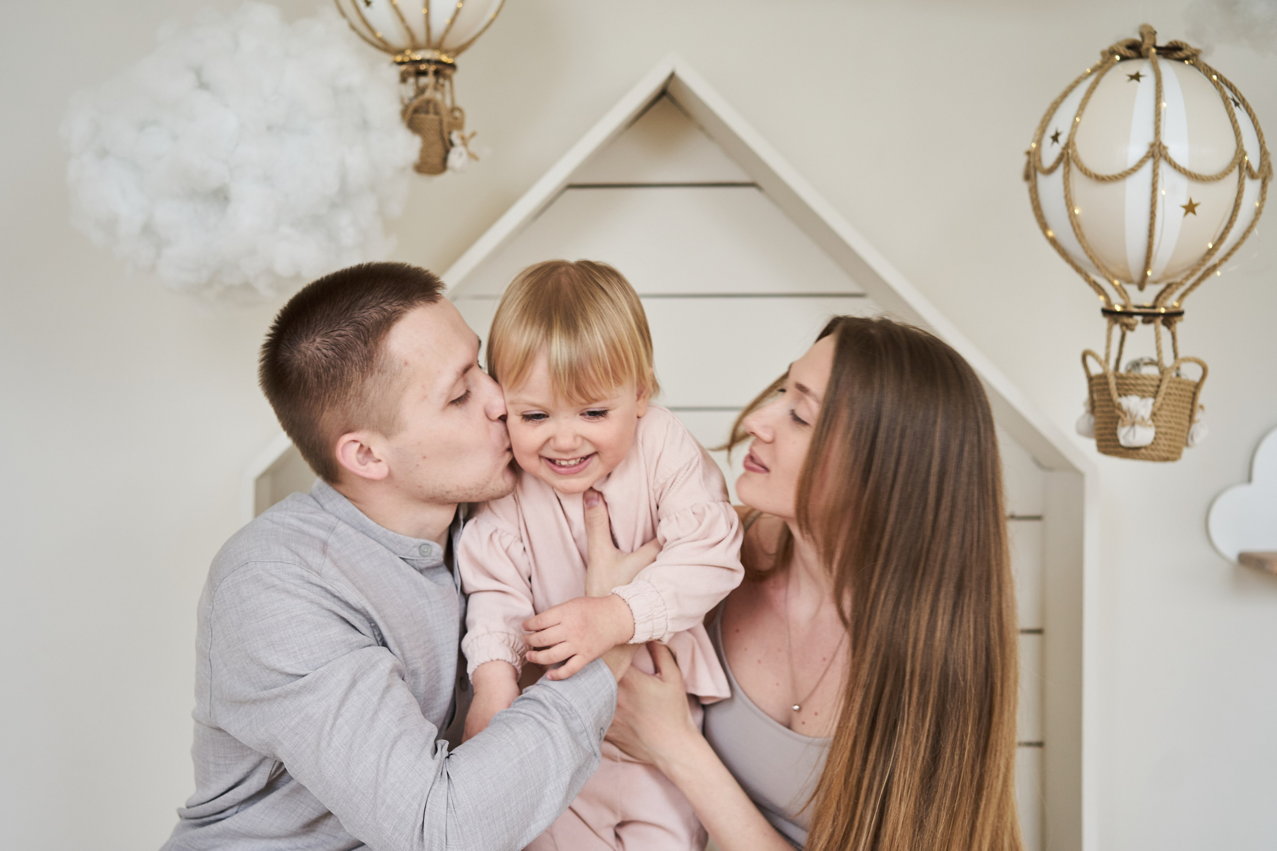 Семейная фотосессия в студии. Фотограф Екатеринбург Кокшарова Александра