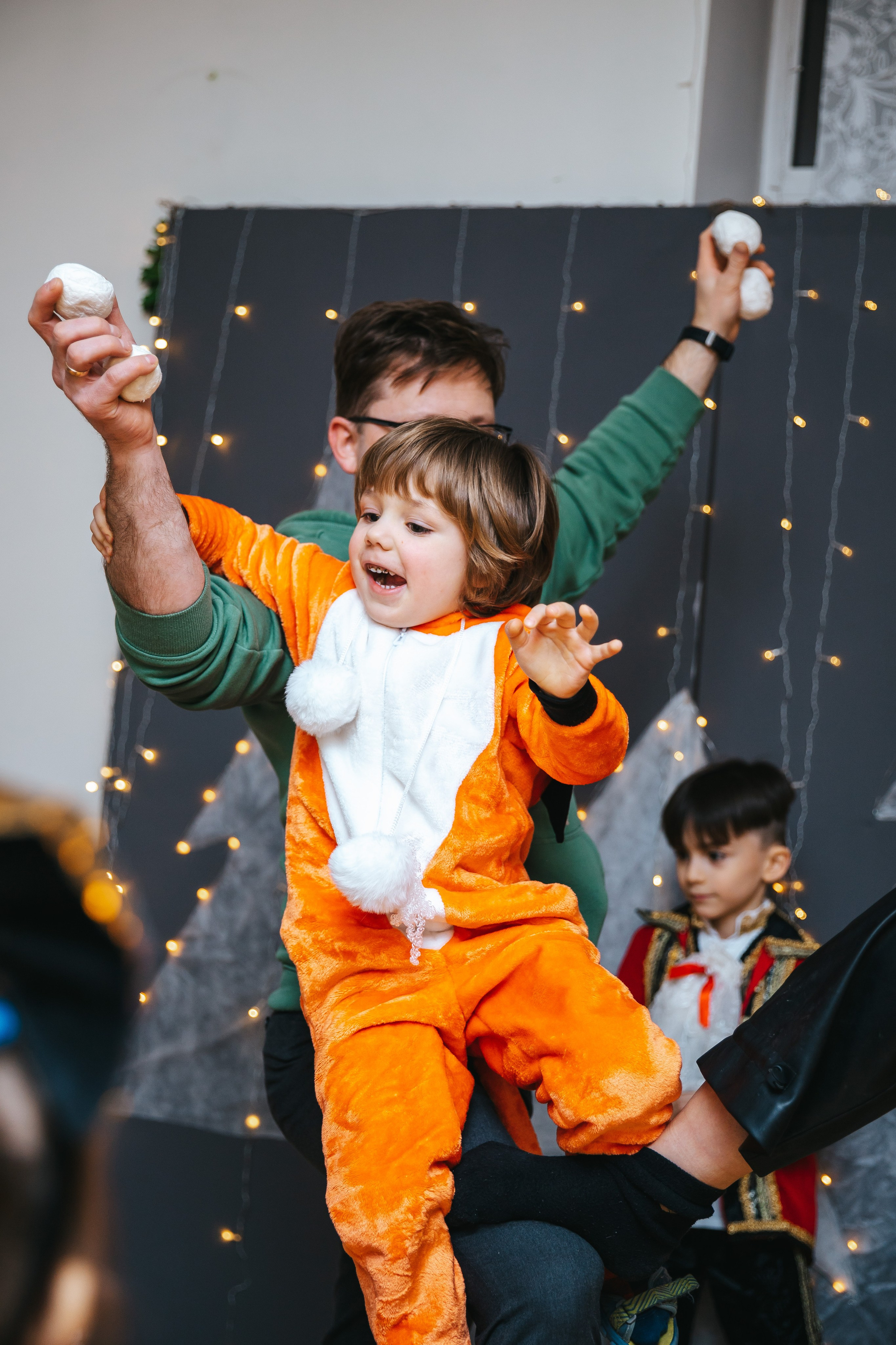 Новогодний утренник в Монтессори-садике. Семейный lifestyle фотограф в Санкт-Петербурге Людмила Пахомова