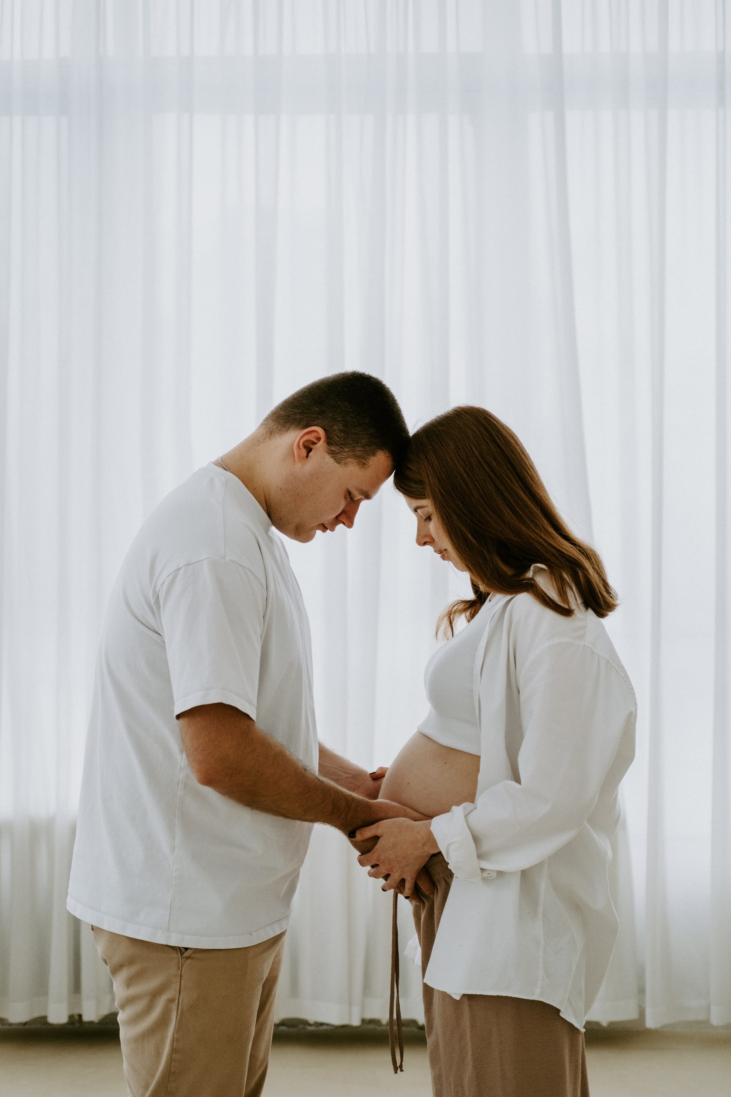 Фотосессия беременности в студии. Семейный фотограф в Москве Кристина Маркос