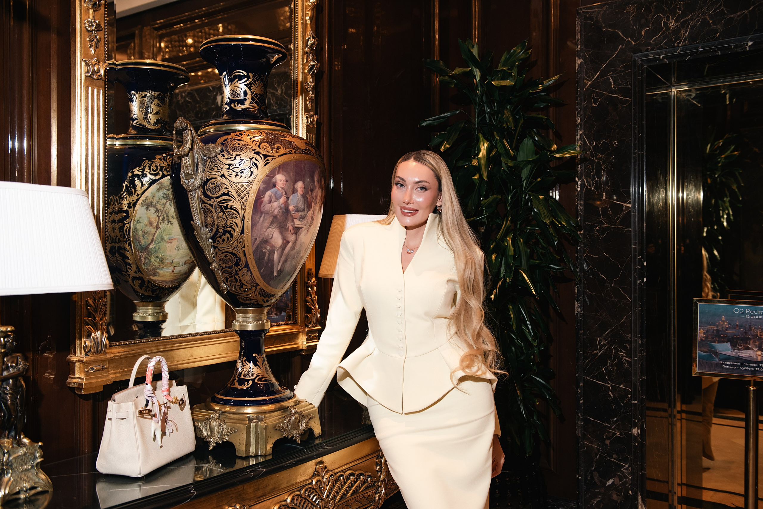 Блогеры, предприниматели. Фотограф, визажист. Москва