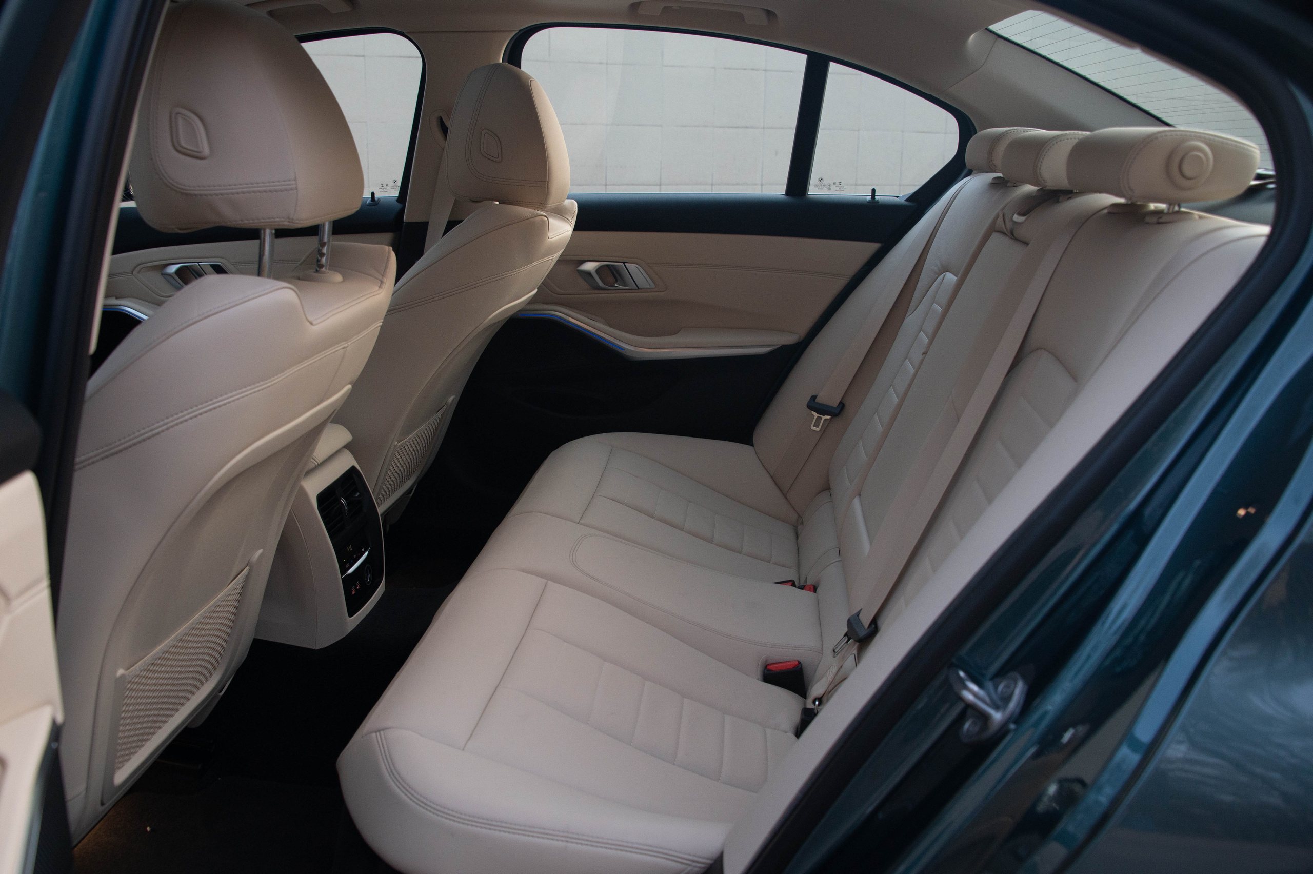 Автомобильный фотограф в Москве. Авто на продажу. Автомобильный фотограф в Москве Денис Волков