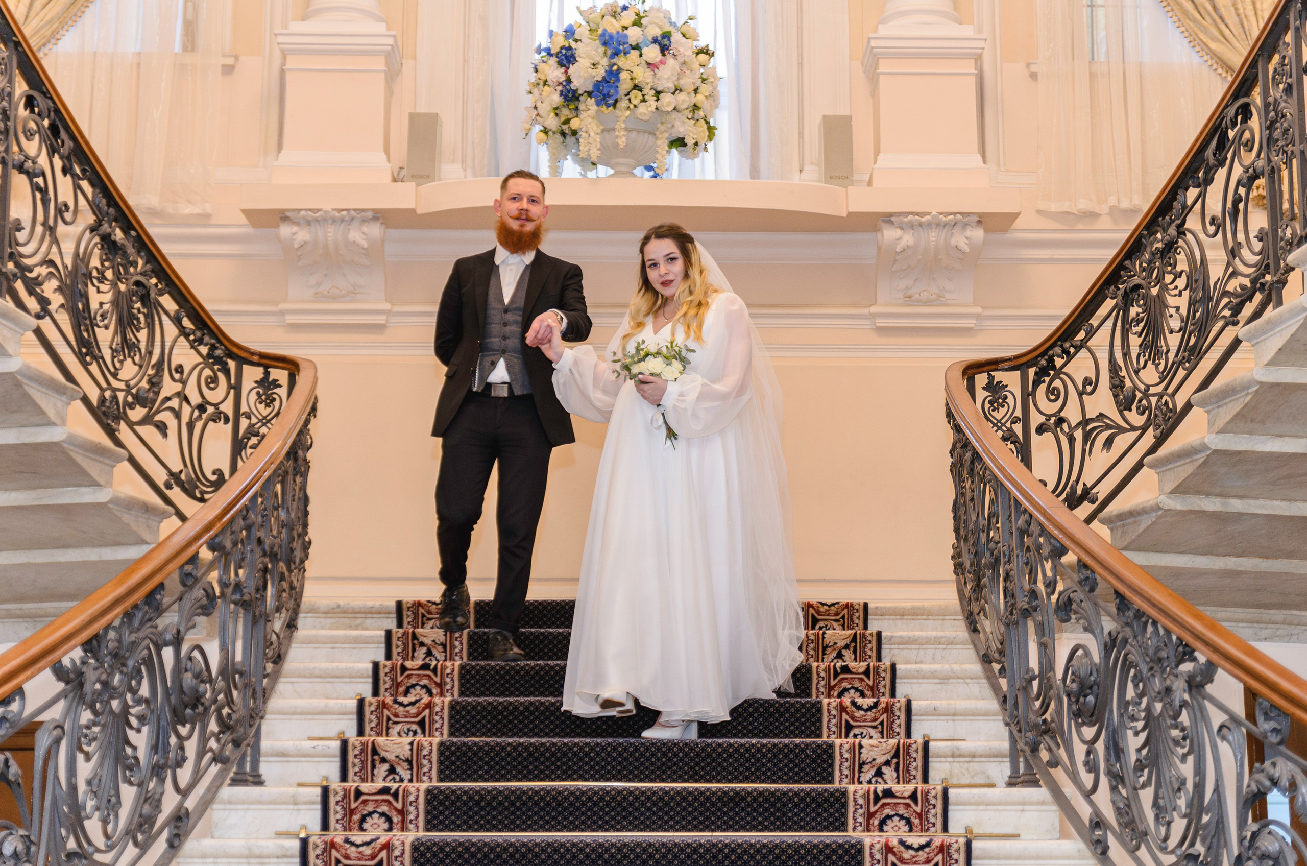 Репортажка в ЗАГСе росписи молодожёнов. Портретный и репортажный фотограф в Санкт-Петербурге