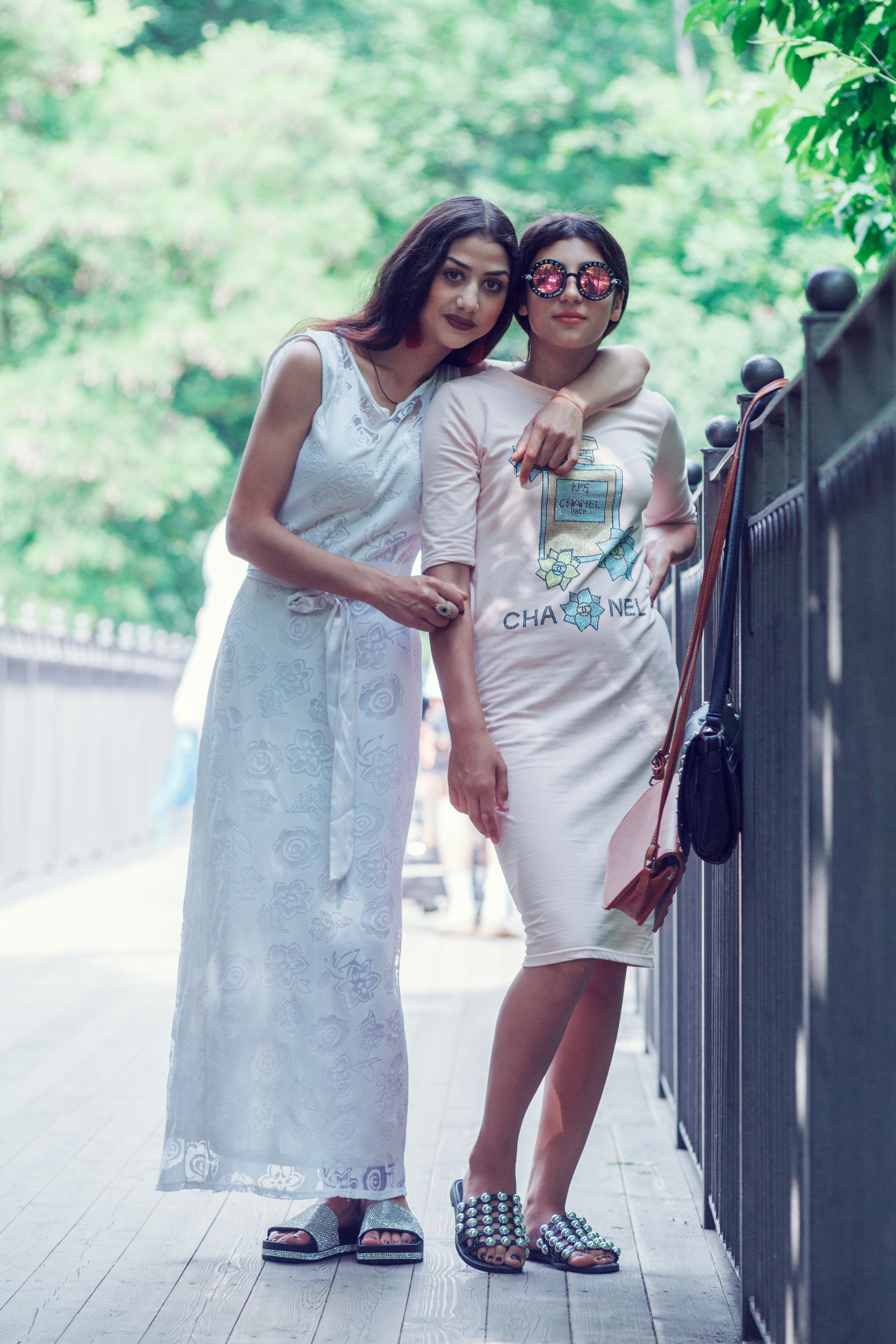 Летняя street фотосессия красивых девушек в гомельском парке. Фотограф (photographer) Lischinski Vitaliy