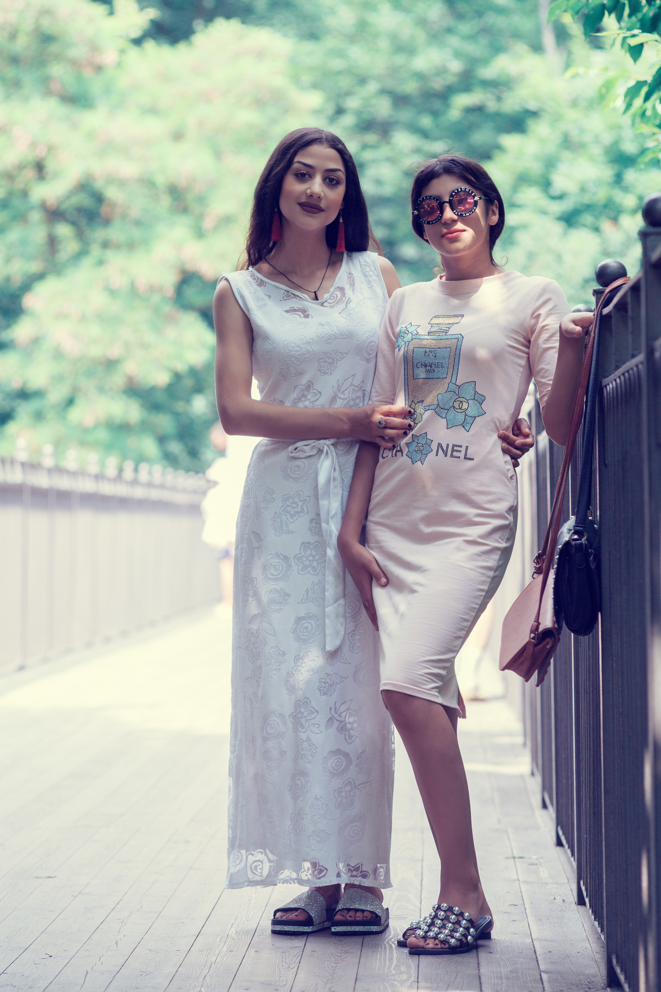 Летняя street фотосессия красивых девушек в гомельском парке. Фотограф (photographer) Lischinski Vitaliy