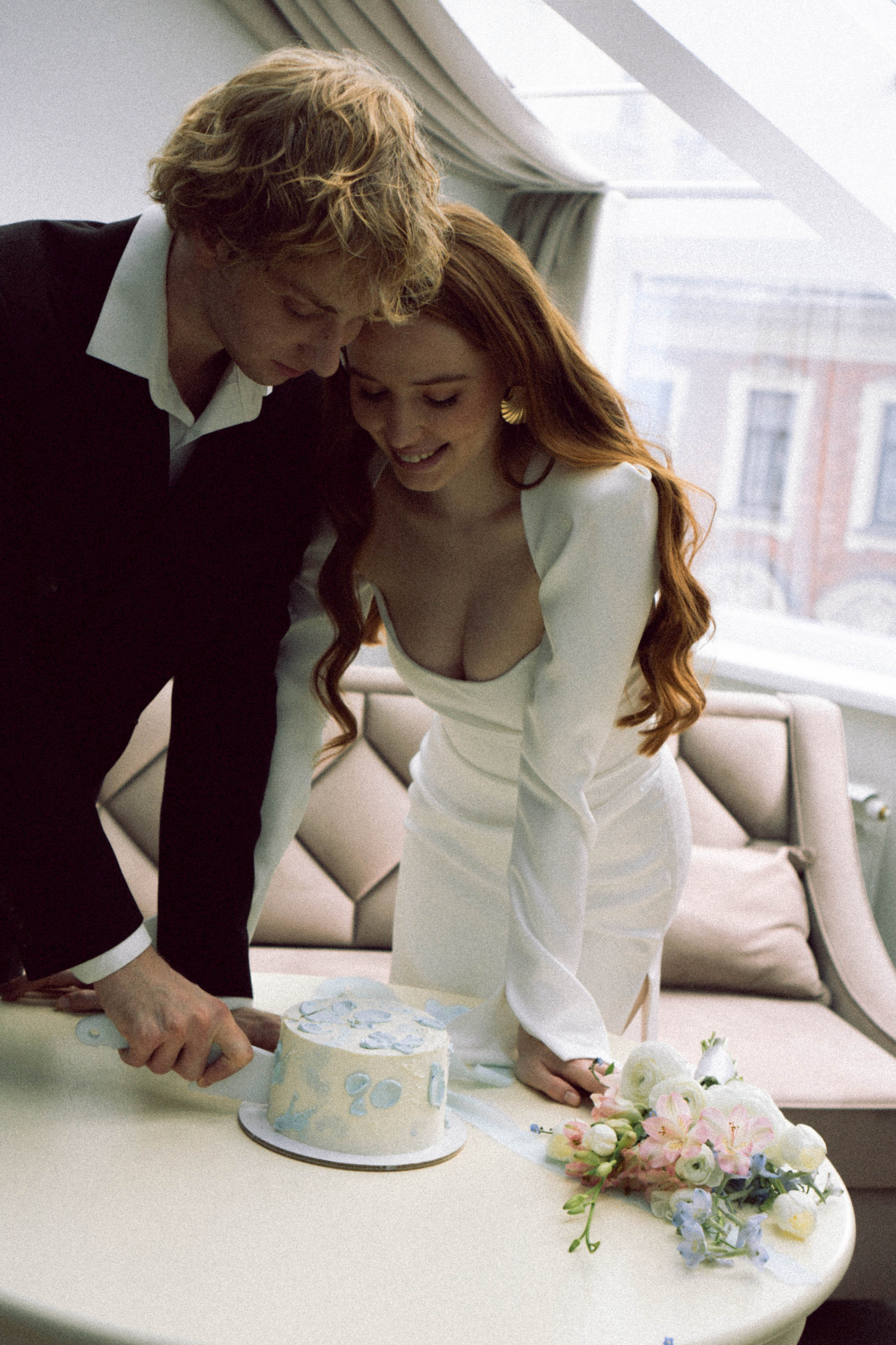 СВАДЕБНАЯ СЬЕМКА В ОТЕЛЕ. СБОРЫ ЖЕНИХА И НЕВЕСТЫ И ТАКЖЕ ТОР И ПОДГОТОВКА К ПРОГУЛКЕ. Профессиональный фотограф, Санкт-Петербург — Виктория Богомолова