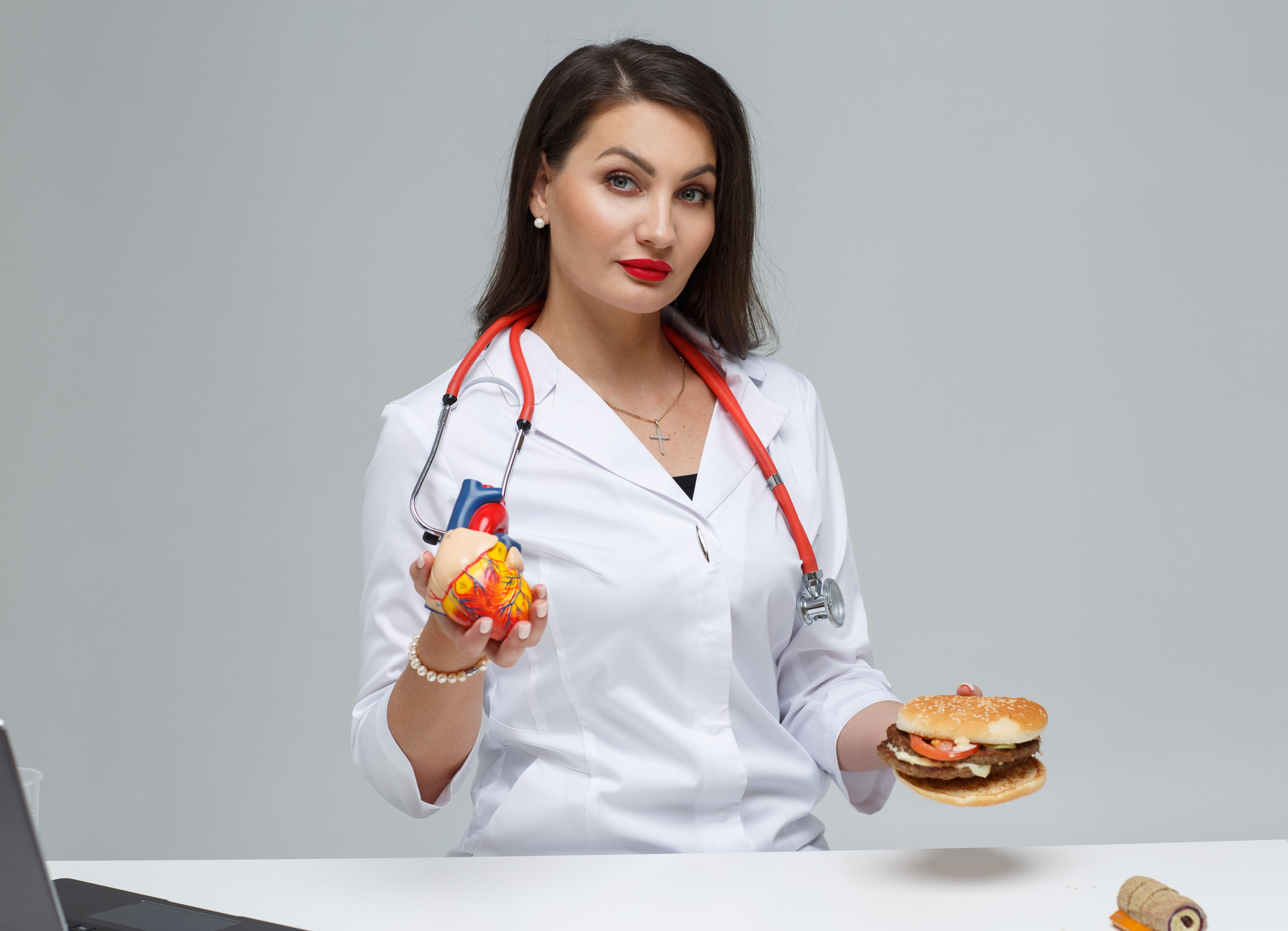 Съемка на портфолио кардиолога. Свадебный, предметный и портретный фотограф в Волгограде