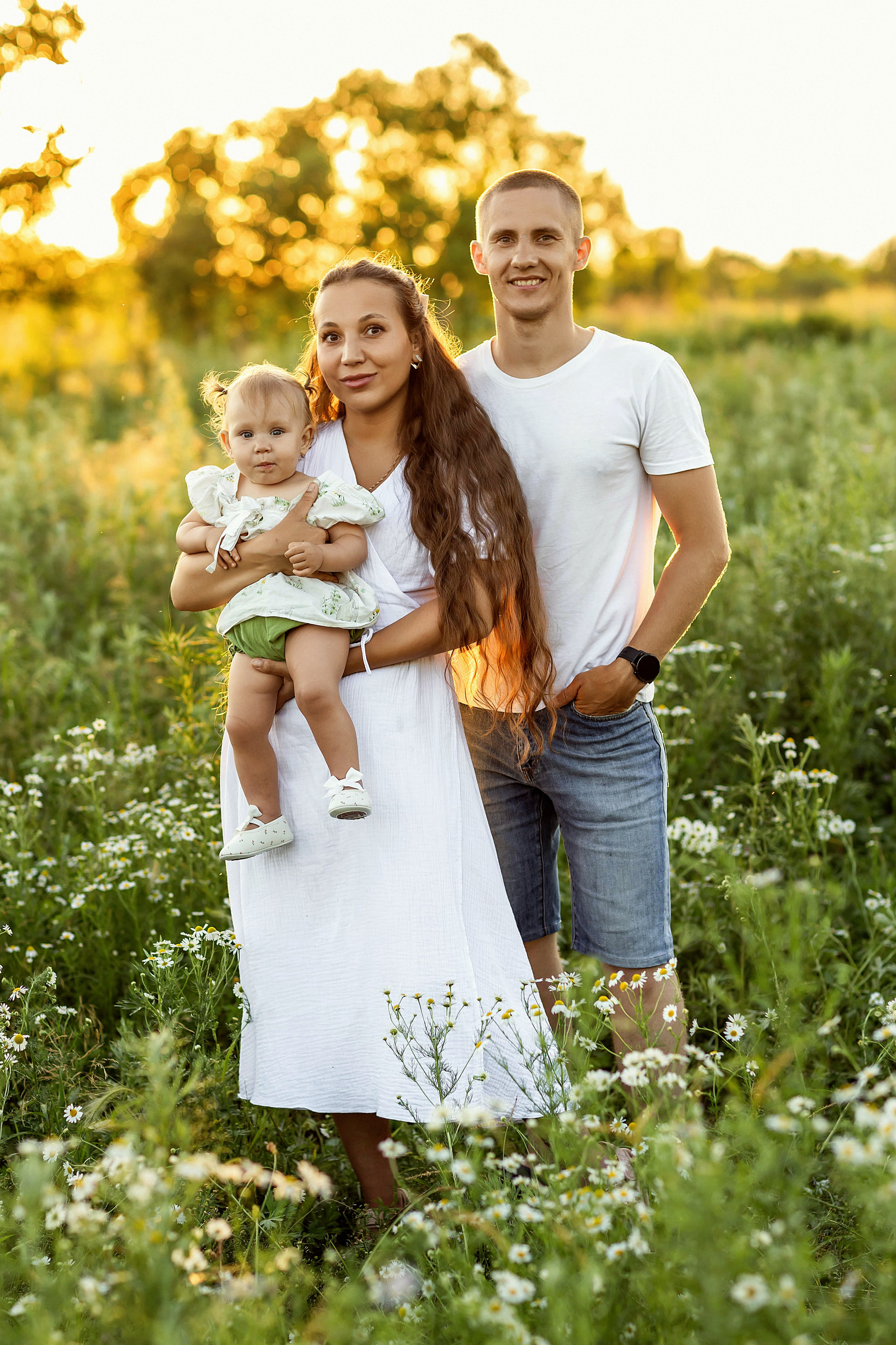 Летняя семейная фотосессия в поле. Детский и семейный фотограф Елена Воропаева