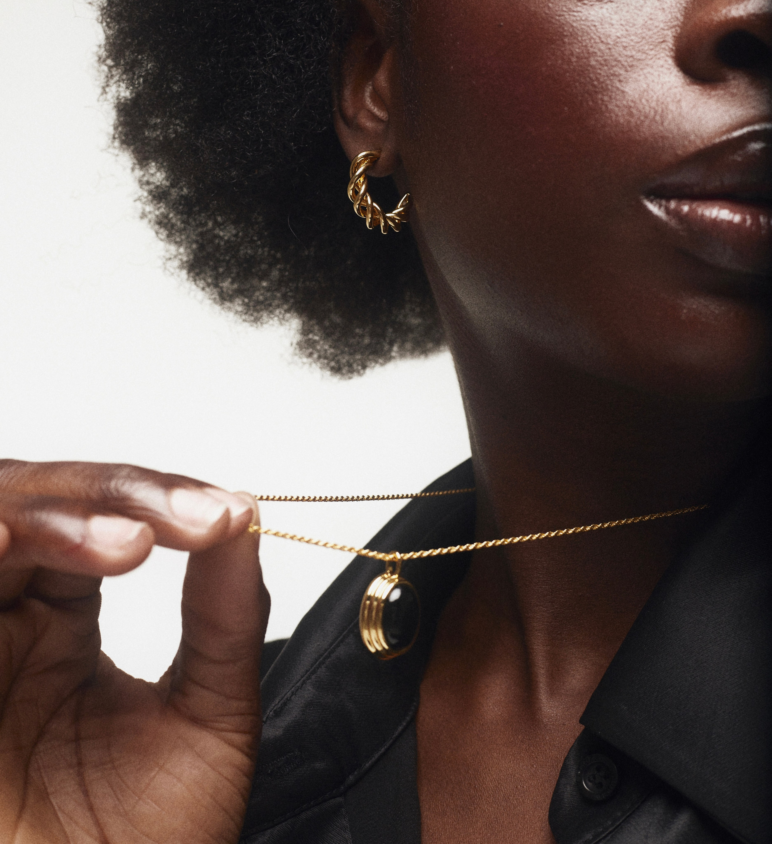 Для бренда украшений '11DAYS'. Фотограф