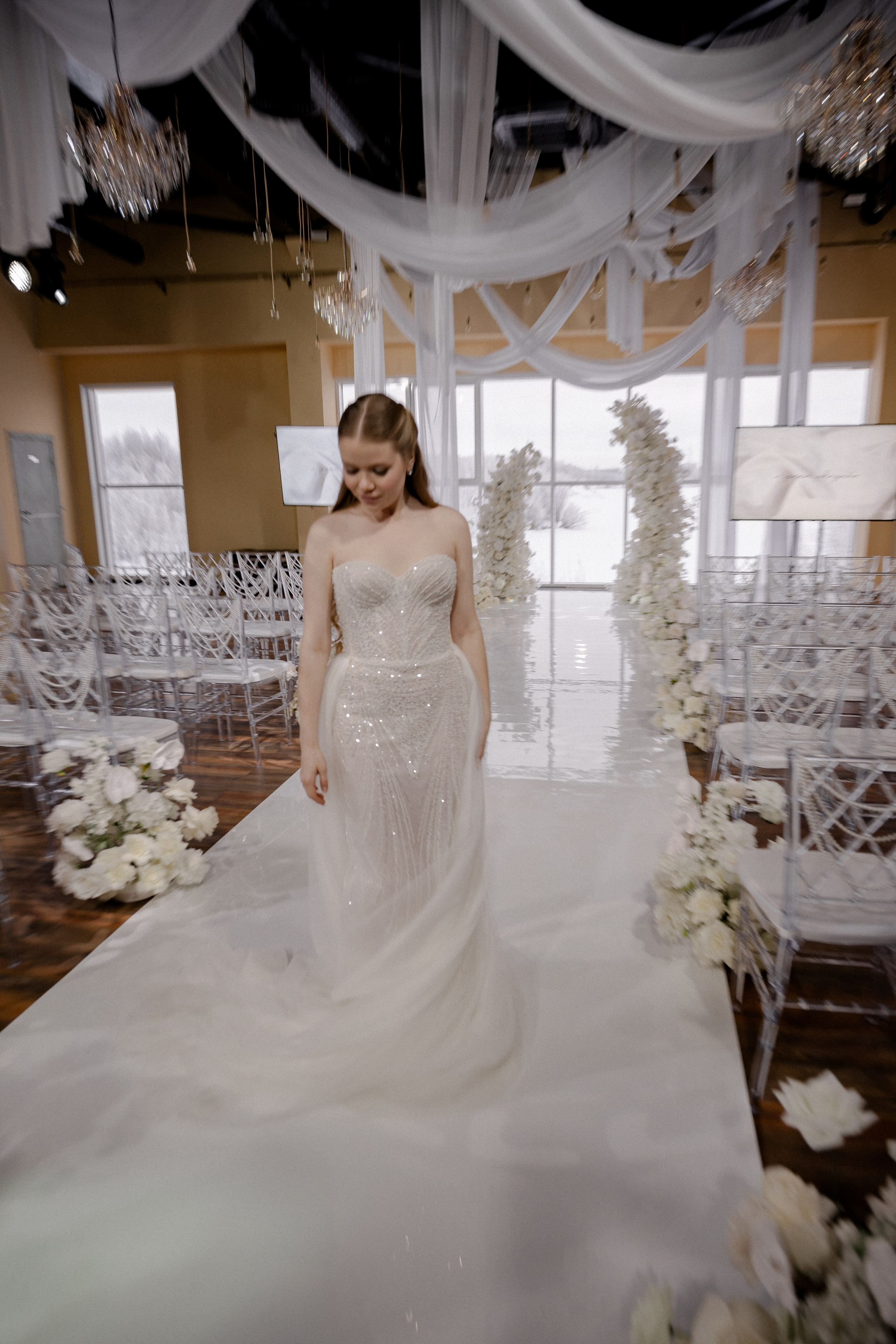 СВАДЕБНАЯ СЬЕМКА СБОРОВ В ОТЕЛЕ И ВЫЕЗД НА ЦЕРЕМОНИЮ (СНЯТО В СИБИРЕ В НИЖНЕВАРТОВСКЕ). Профессиональный фотограф, Санкт-Петербург — Виктория Богомолова