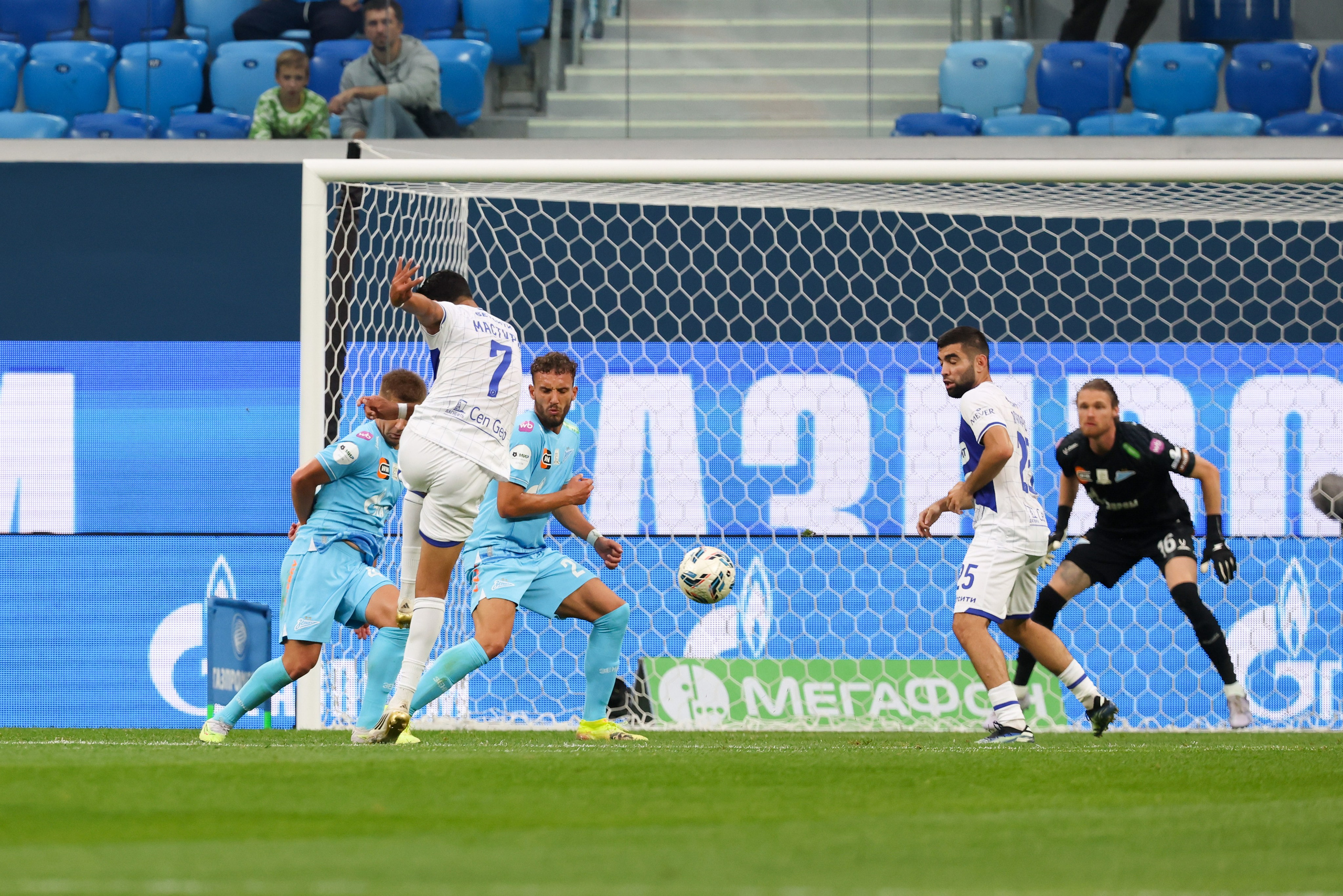 ФК «Зенит» — ФК «Динамо» Махачкала 23.08.2025. Спортивный и репортажный фотограф Антон Тереханов