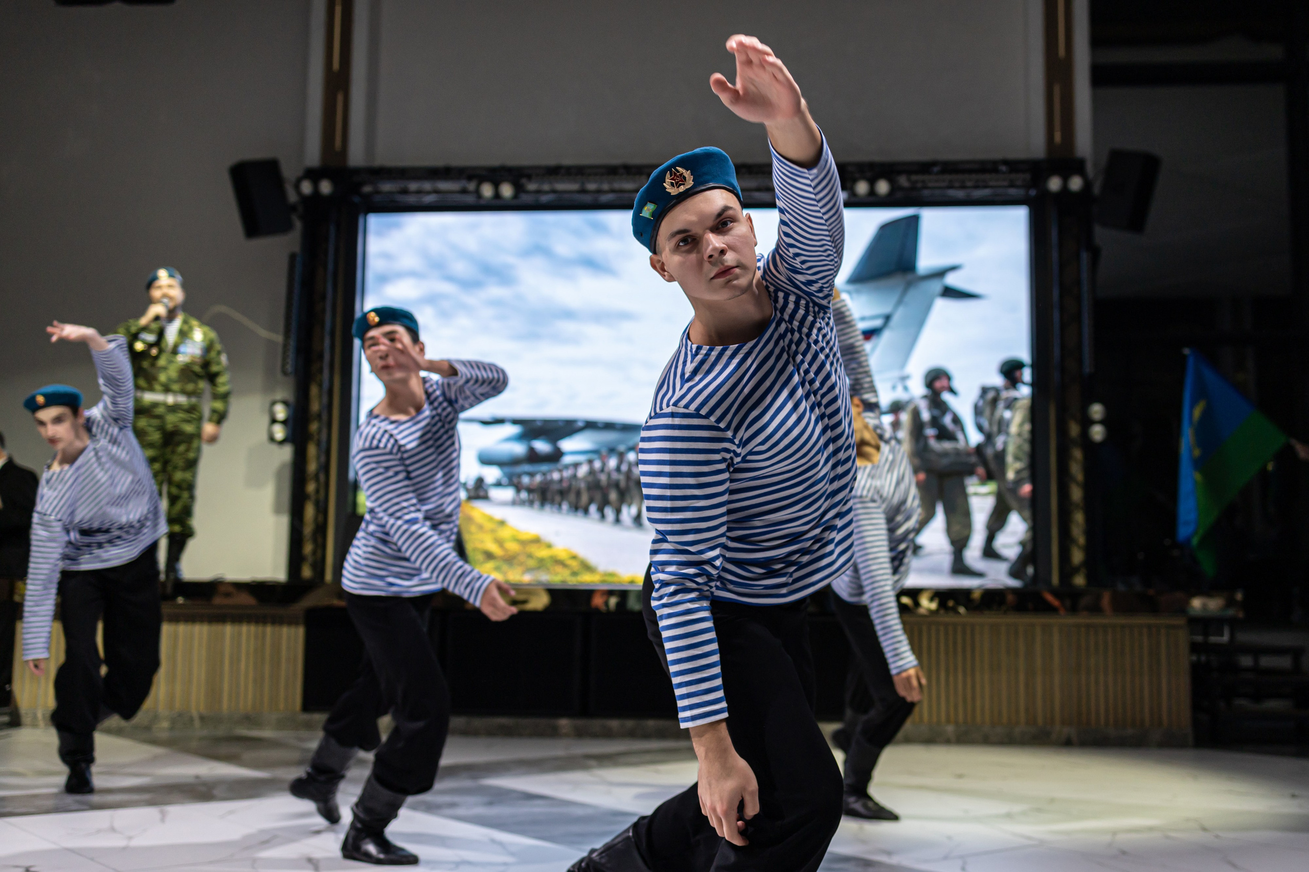 Прыжок длиною в жизнь. Фотограф свадебный, репортажный, индивидуальный, фото для маркетплейсов, брендов, автосалонов