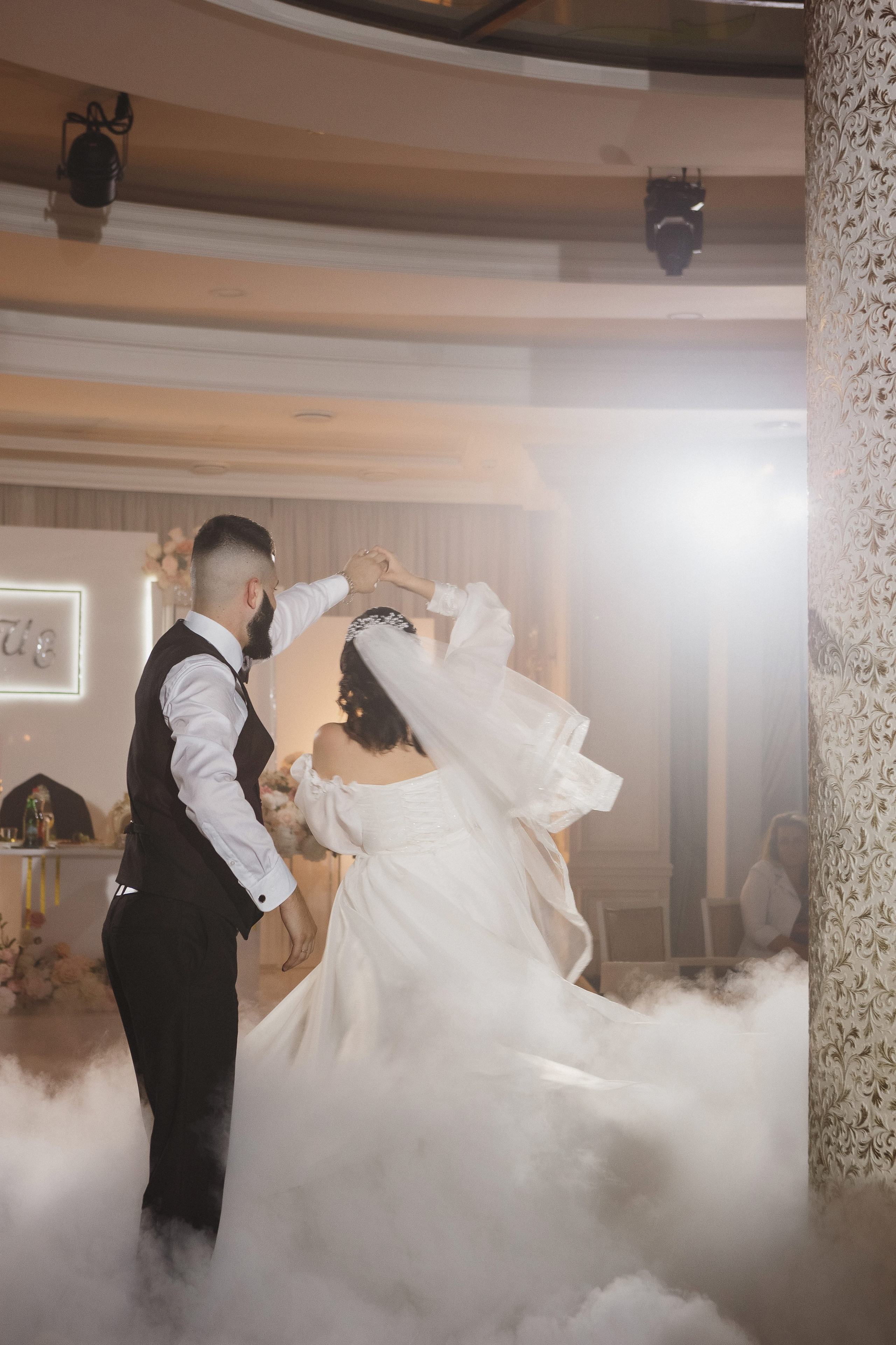 Фотограф в Таганроге летняя свадьба: Романтическая свадебная прогулка. Свадебный и семейный фотограф в Таганроге Бакарюк Антон