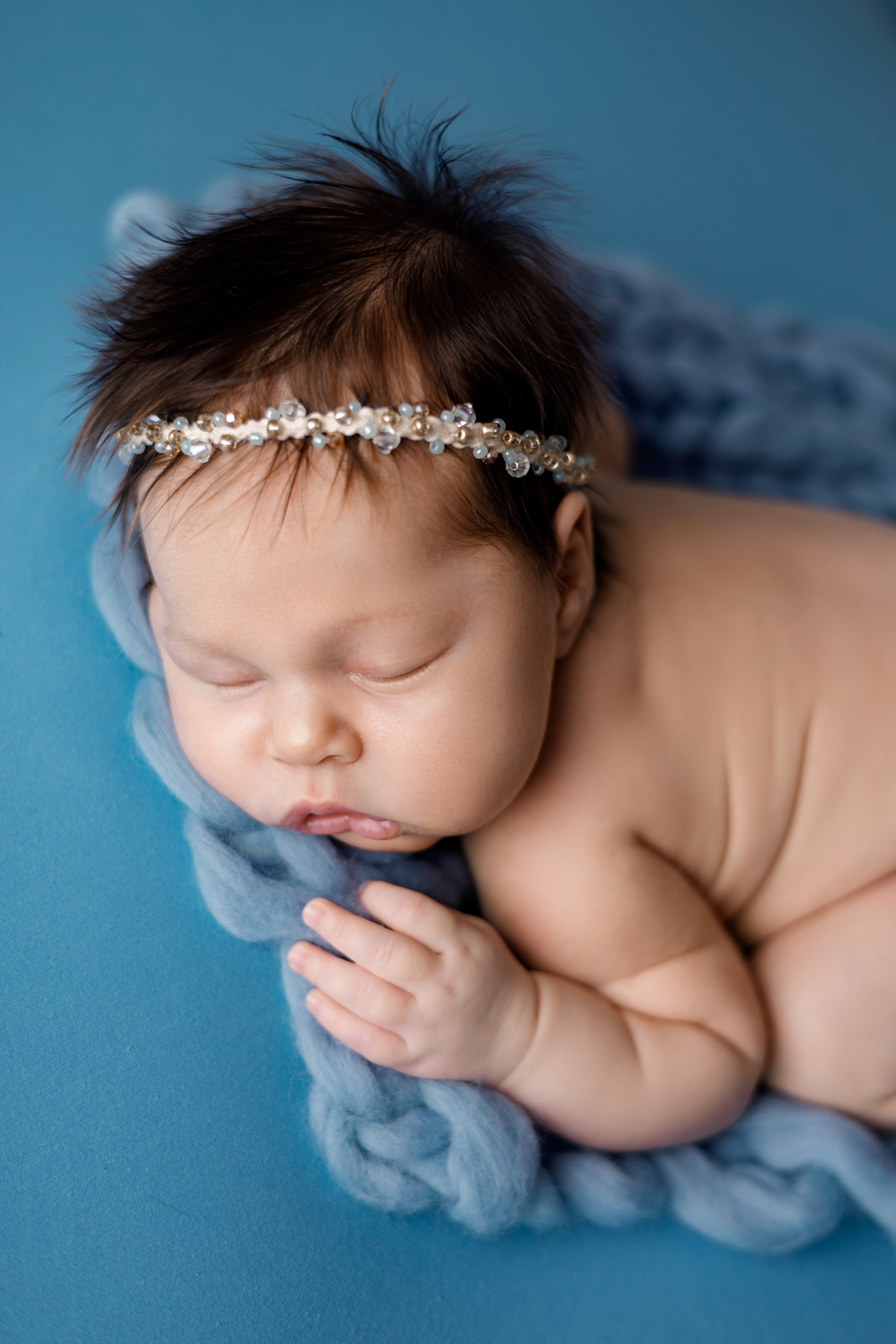 Алиса. Евгения Горбунова фотограф новорожденных в Новом Уренгое