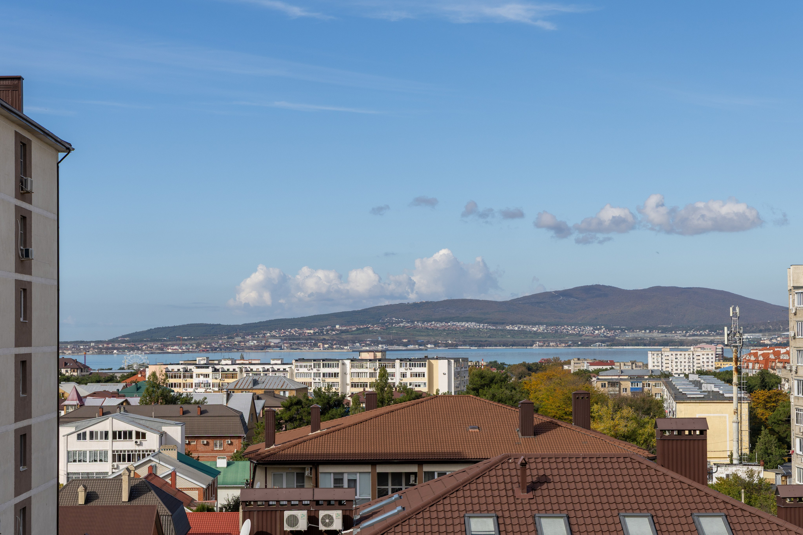 Комплексная подготовка квартиры к посуточной аренде (хоумстейджинг). Интерьерная съёмка и подготовка недвижимости к аренде/продаже. Геленджик, Краснодарский край — Юлия Софронова, Art Sea Homes