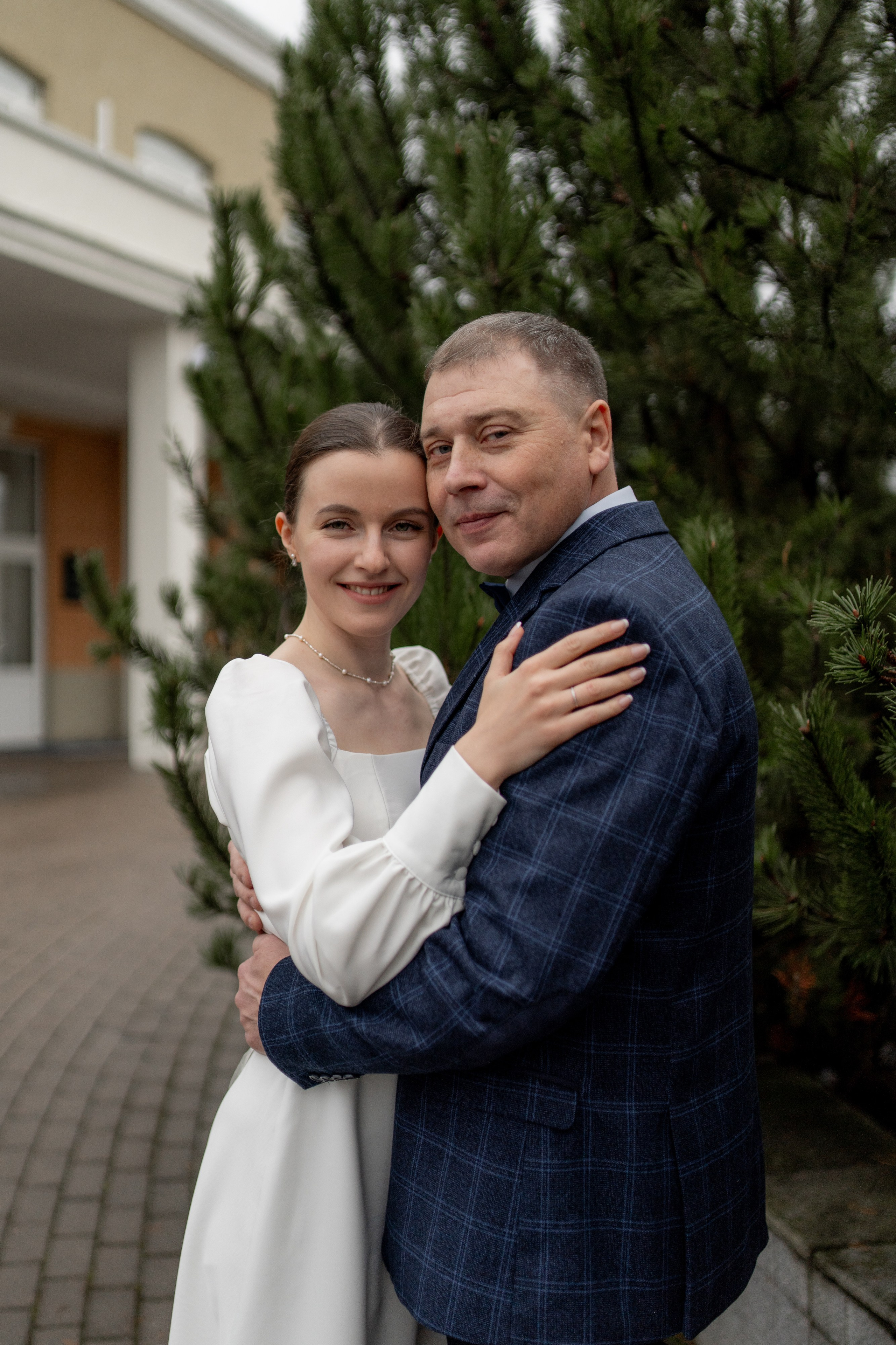 Свадебные фотосессии во дворцах и ЗАГСах Санкт- Петербурга. Свадебный фотограф Александр Невский в Санкт-Петербурге