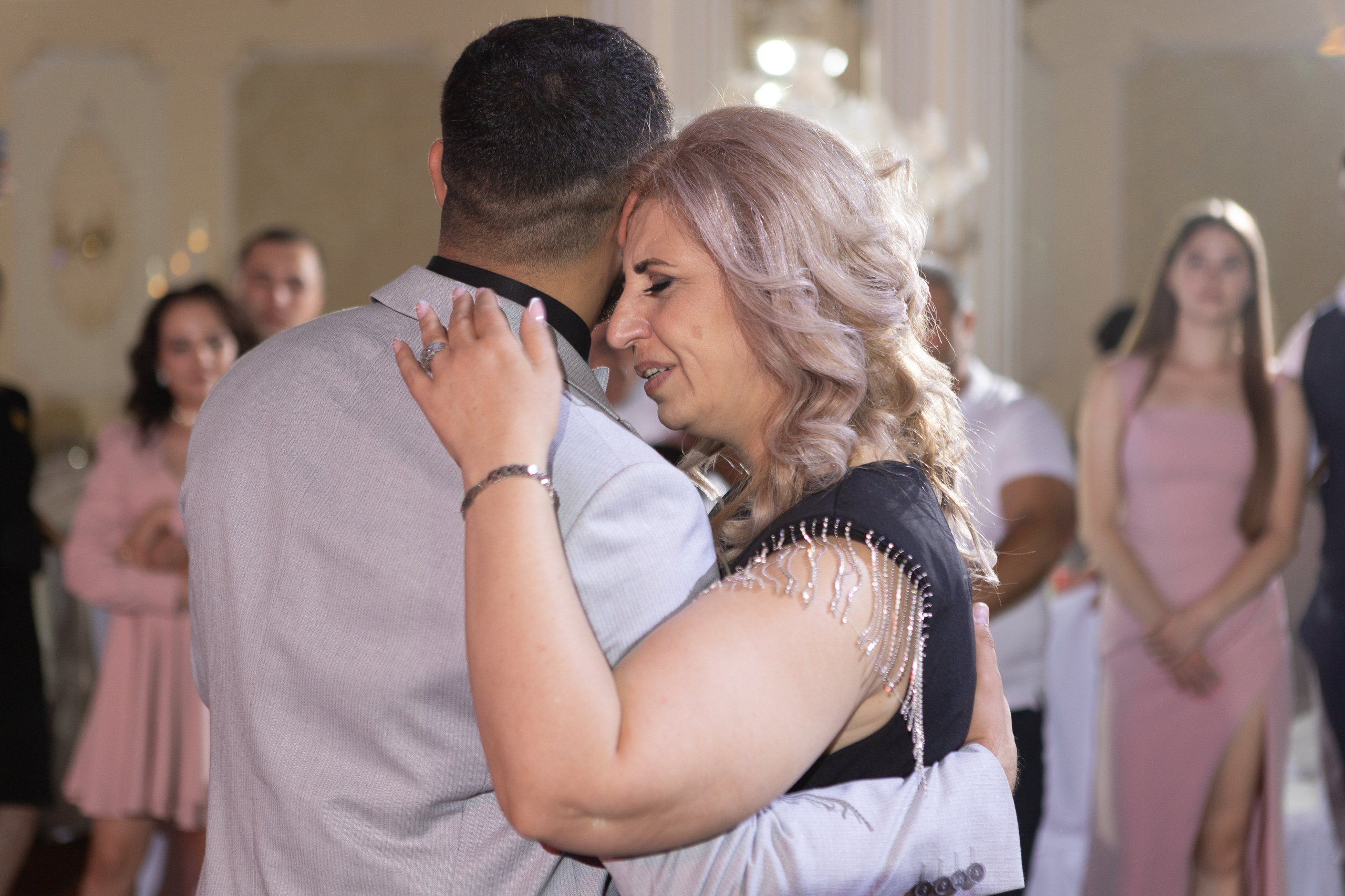 Свадебный фотограф Уфа — Руслан ГабдлисламовЖивые эмоции, красивые кадры, воспоминания на всю жизнь.Работаю по всей Республике Башкортоста. Свадебный фотограф Уфа Руслан Габдлисламов