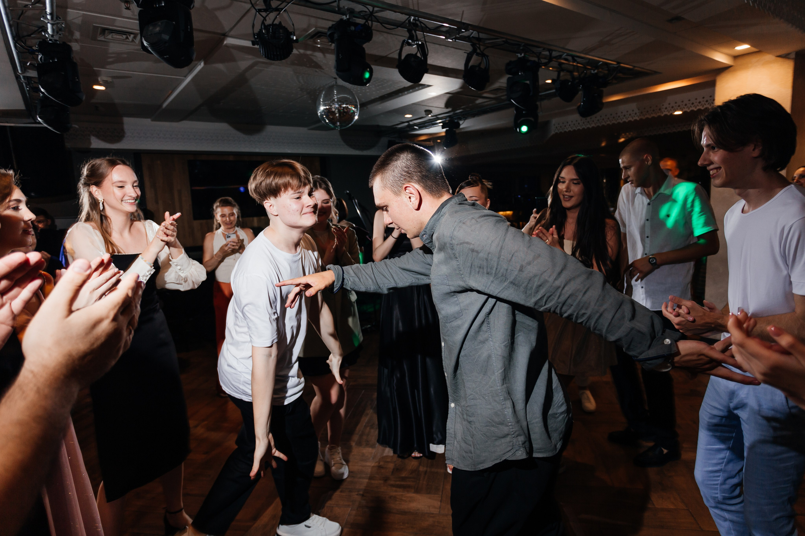 Выпускной 11 «А». Школа № 42. Свадебный фотограф в Краснодаре Николай Крауз