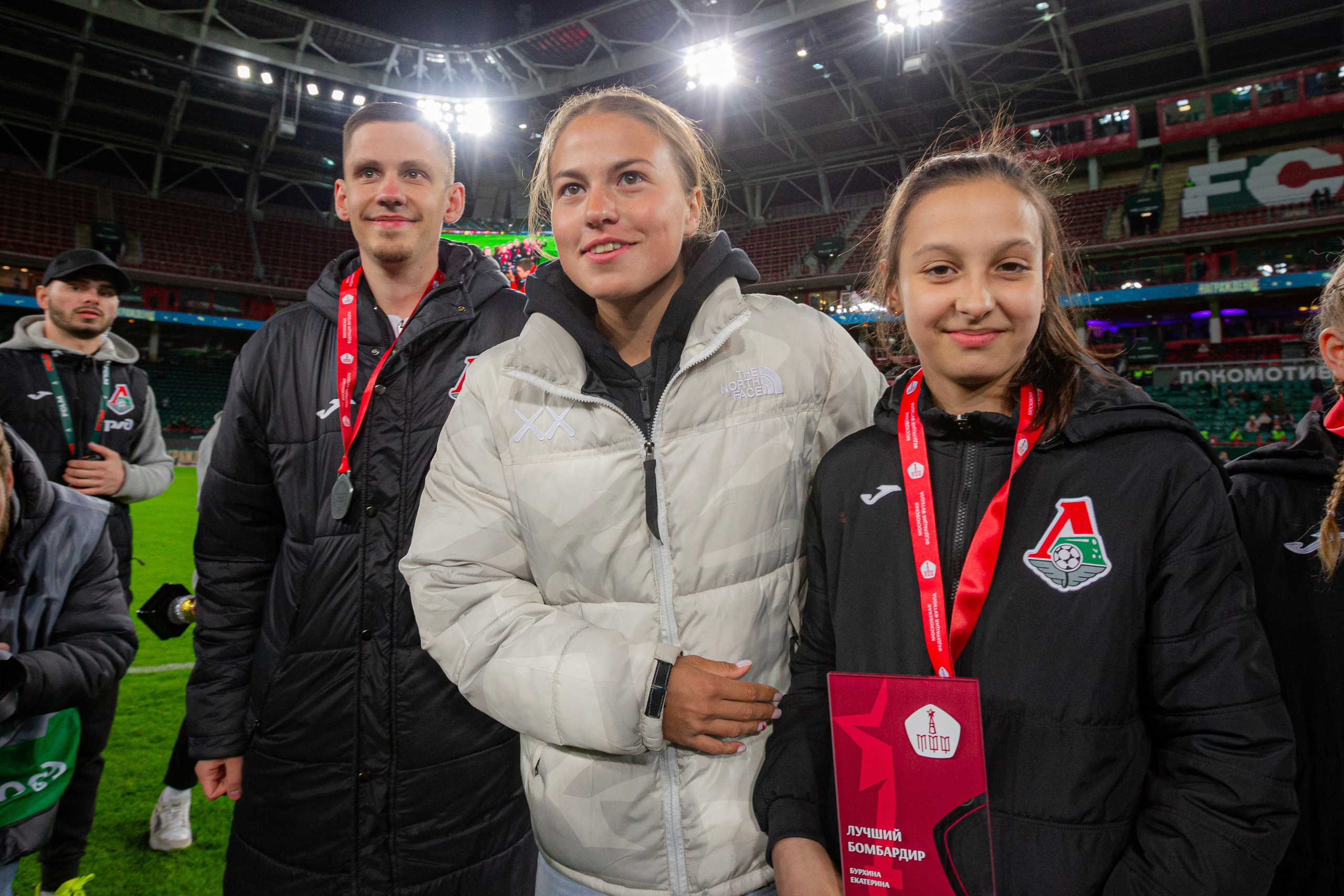 НАГРАЖДЕНИЕ ЖЕНСКОГО ОТДЕЛЕНИЯ АКАДЕМИИ ФК ЛОКОМОТИВ. Artem Zenin Photography