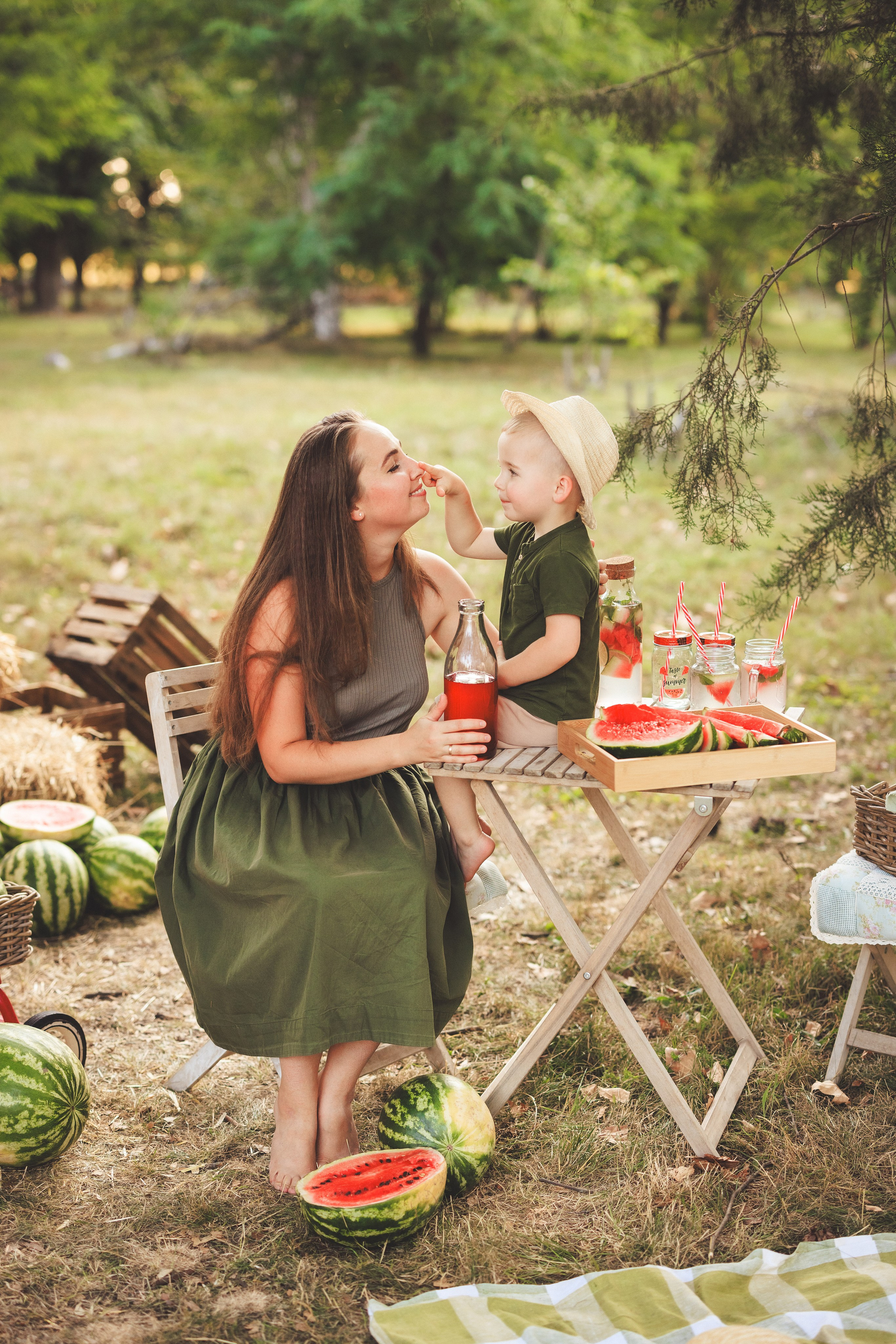 Летняя фотосессия с арбузами и ретро автомобилем. Семейный и детский фотограф в Краснодаре Анна Трашкова
