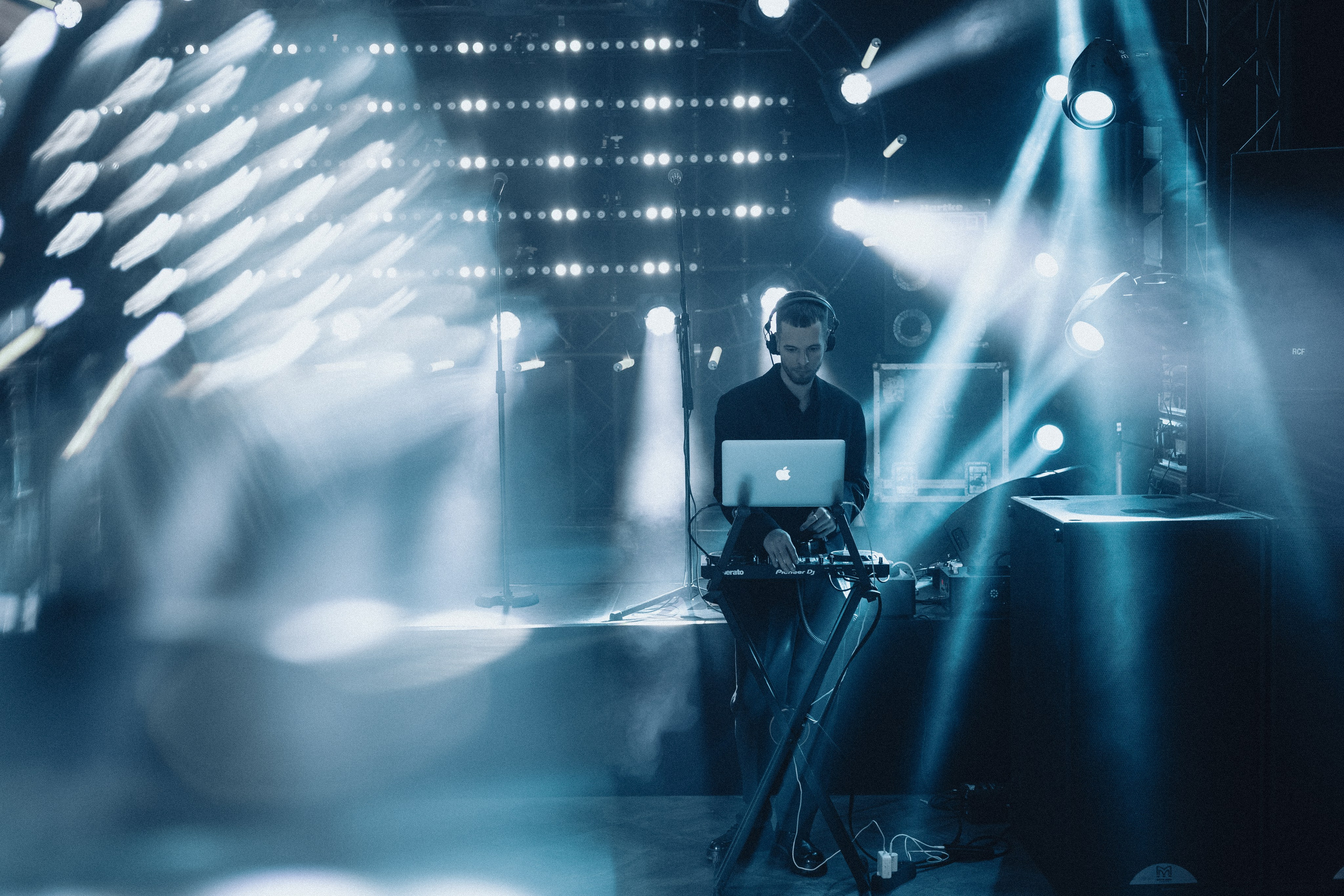 Бэки монтаж