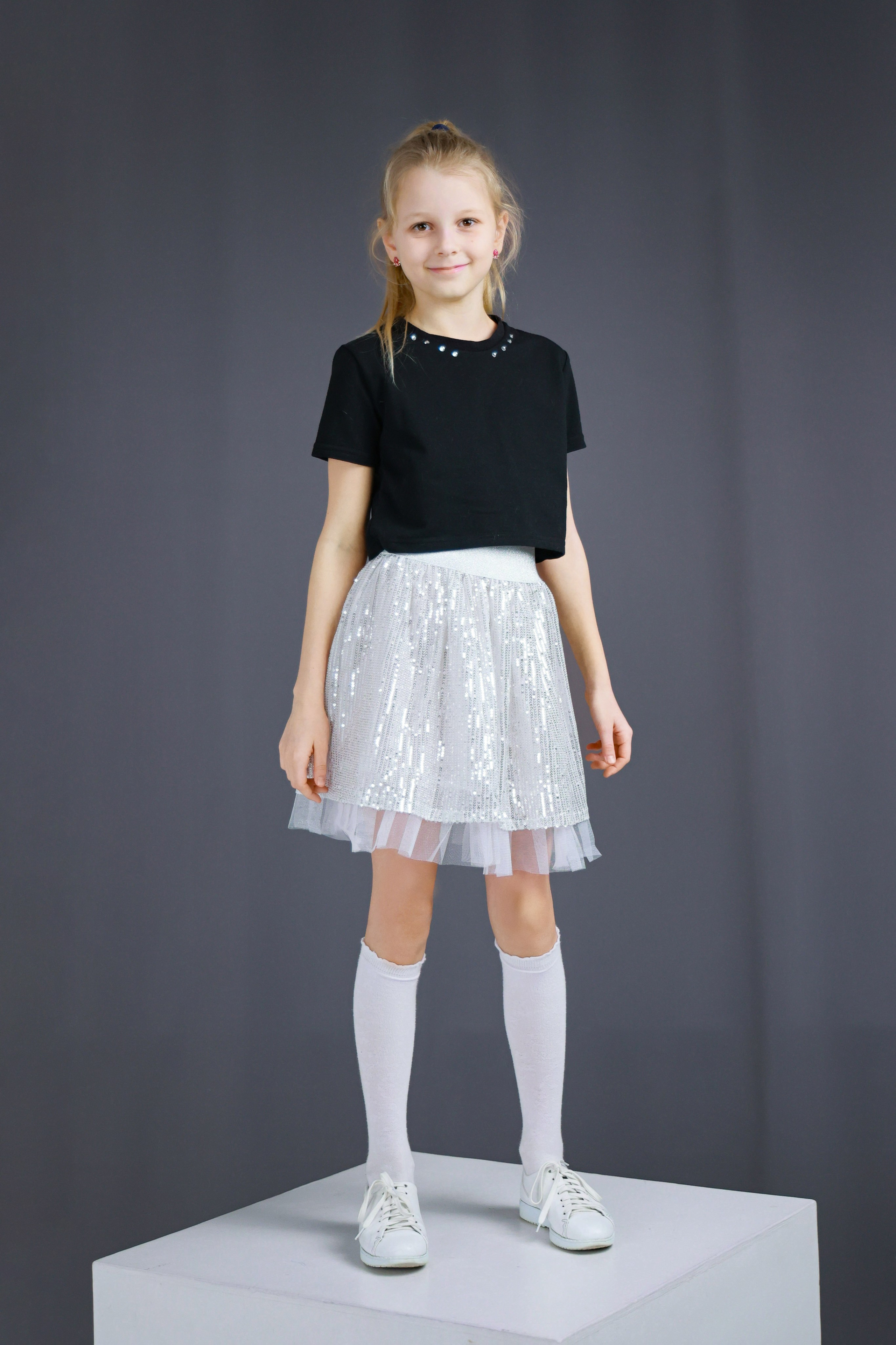 Фото детских платьев для рекламы на маркетплейсах. Фотограф, видеограф