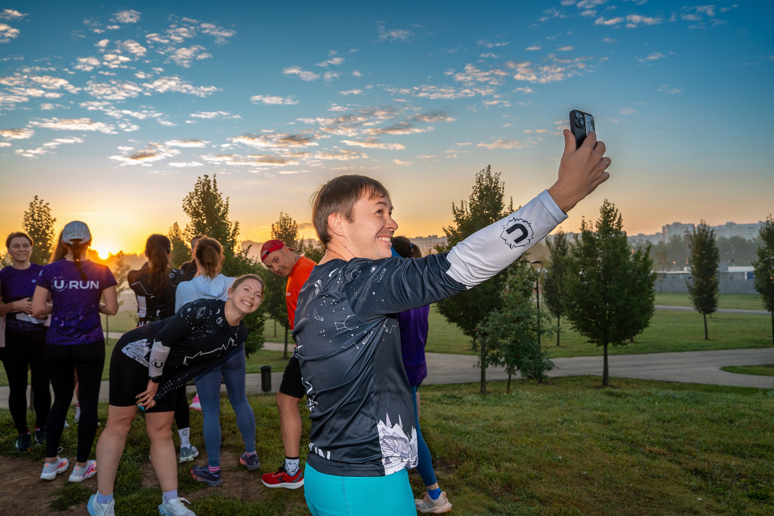 Runforsun, серия очень ранних забегов в Москве, 01.09.2026. Фотограф Михаил Гуменный
