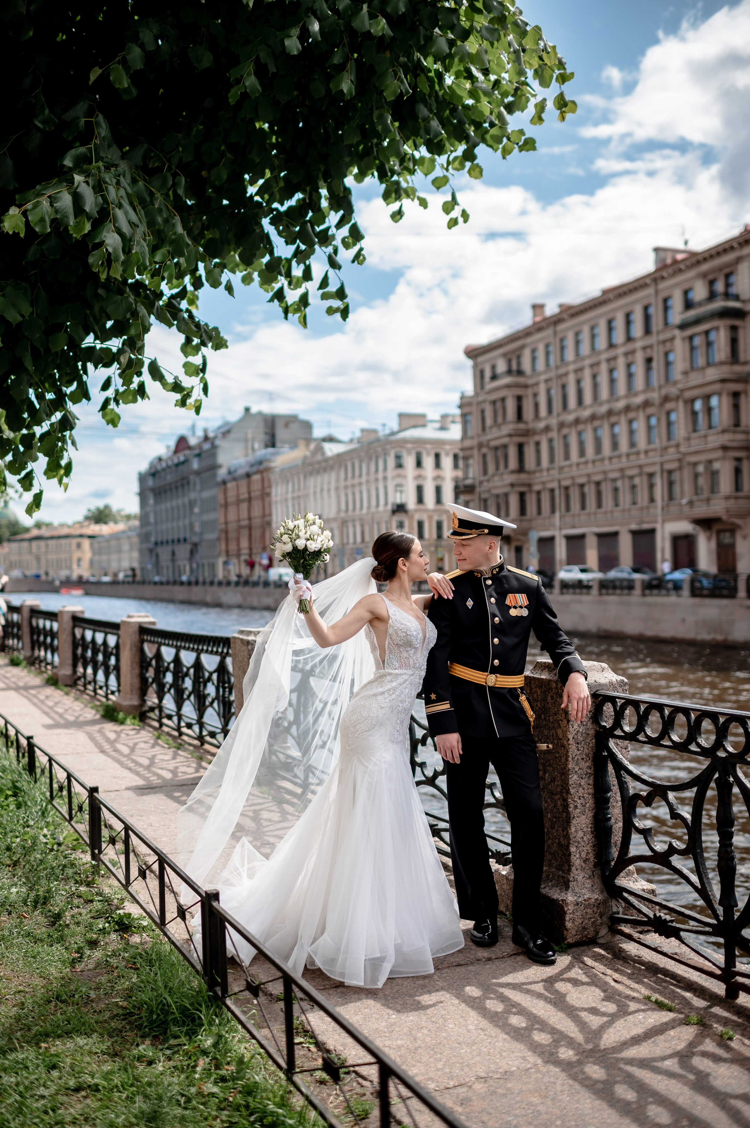 Елизавета и Максим (фотосессия у Дворца Штиглица, набережная Мойки и у Законодательного собрания). Портретный, семейный и свадебный фотограф в Санкт-Петербурге и в Пушкине Ширяев Денис