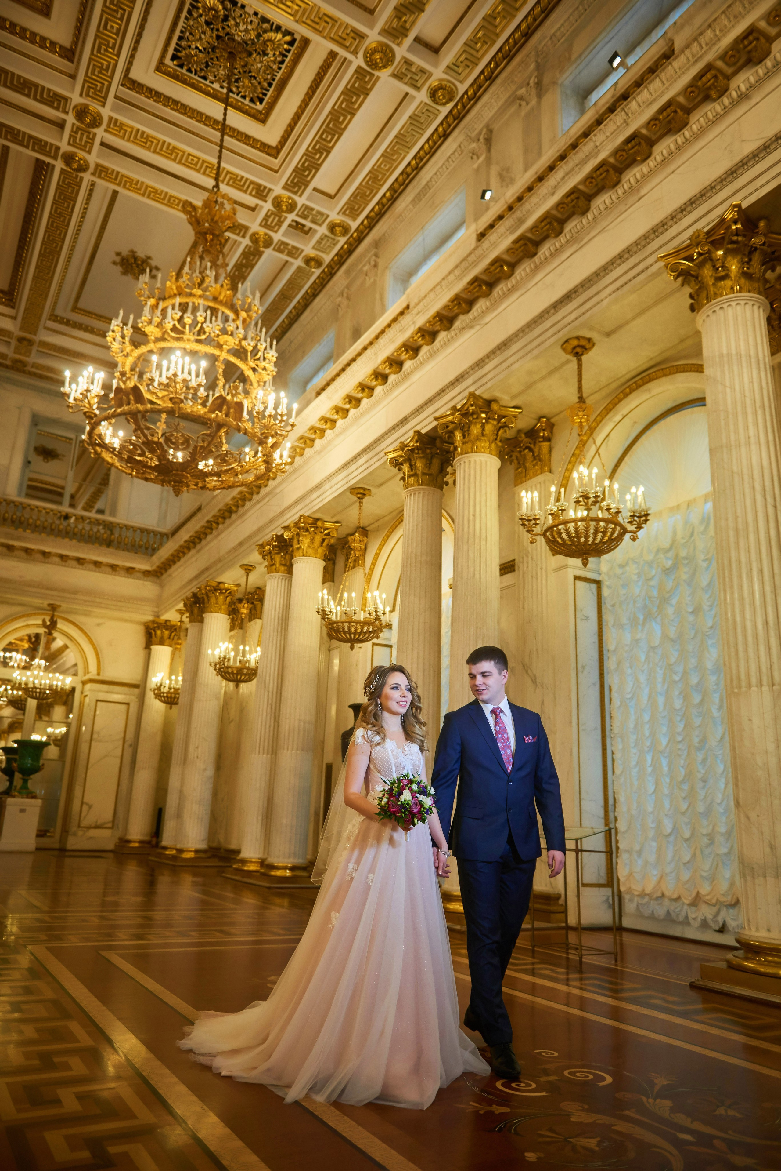 Елена и Иван (зимняя свадебная прогулка у Михайловского замка и фотосессия в Эрмитаже). Портретный, семейный и свадебный фотограф в Санкт-Петербурге и в Пушкине Ширяев Денис