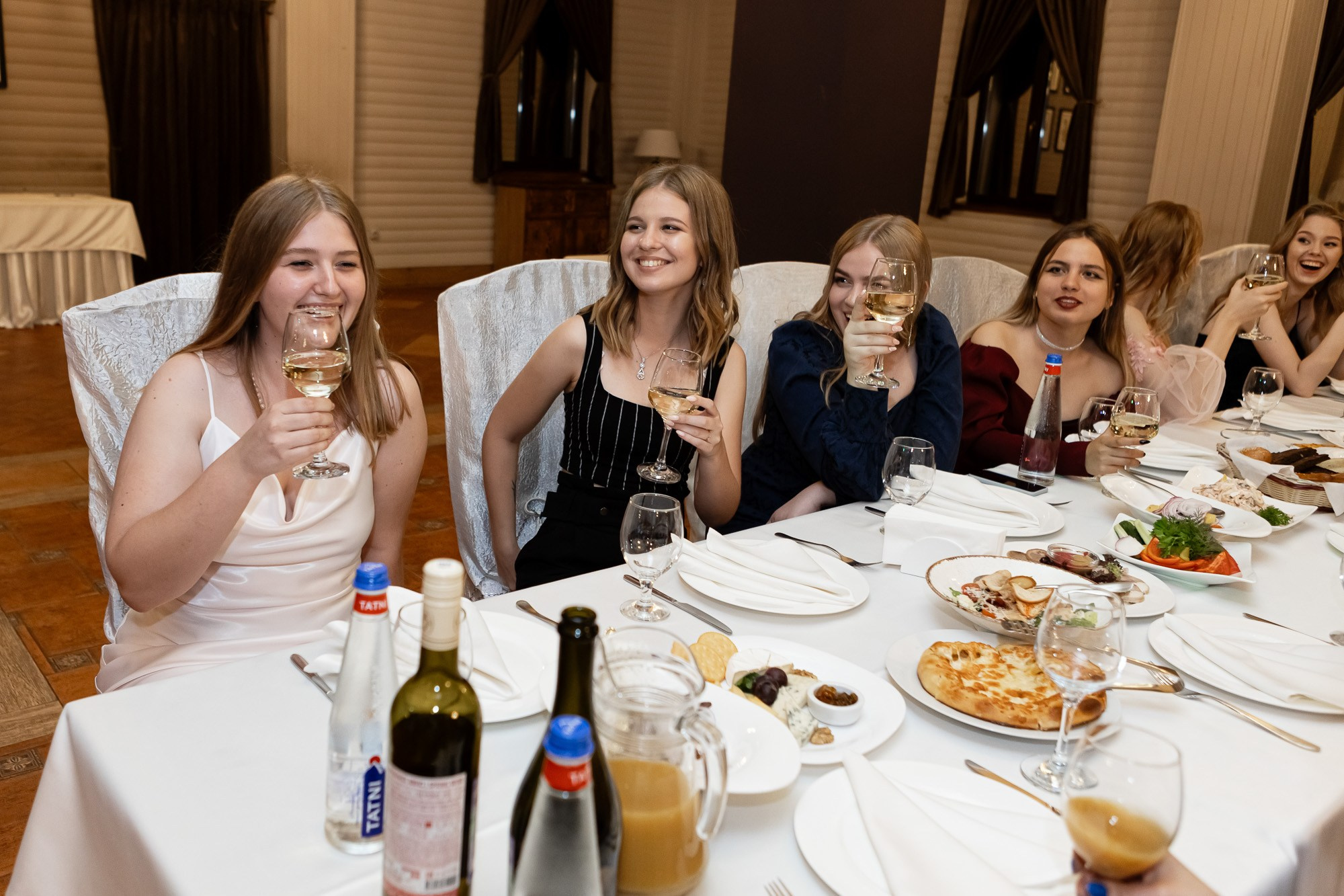 Фотосъёмка выпускного в школе. Свадебный фотограф, фотосъемка в Крыму, Севастополе, Симферополе, Ялте