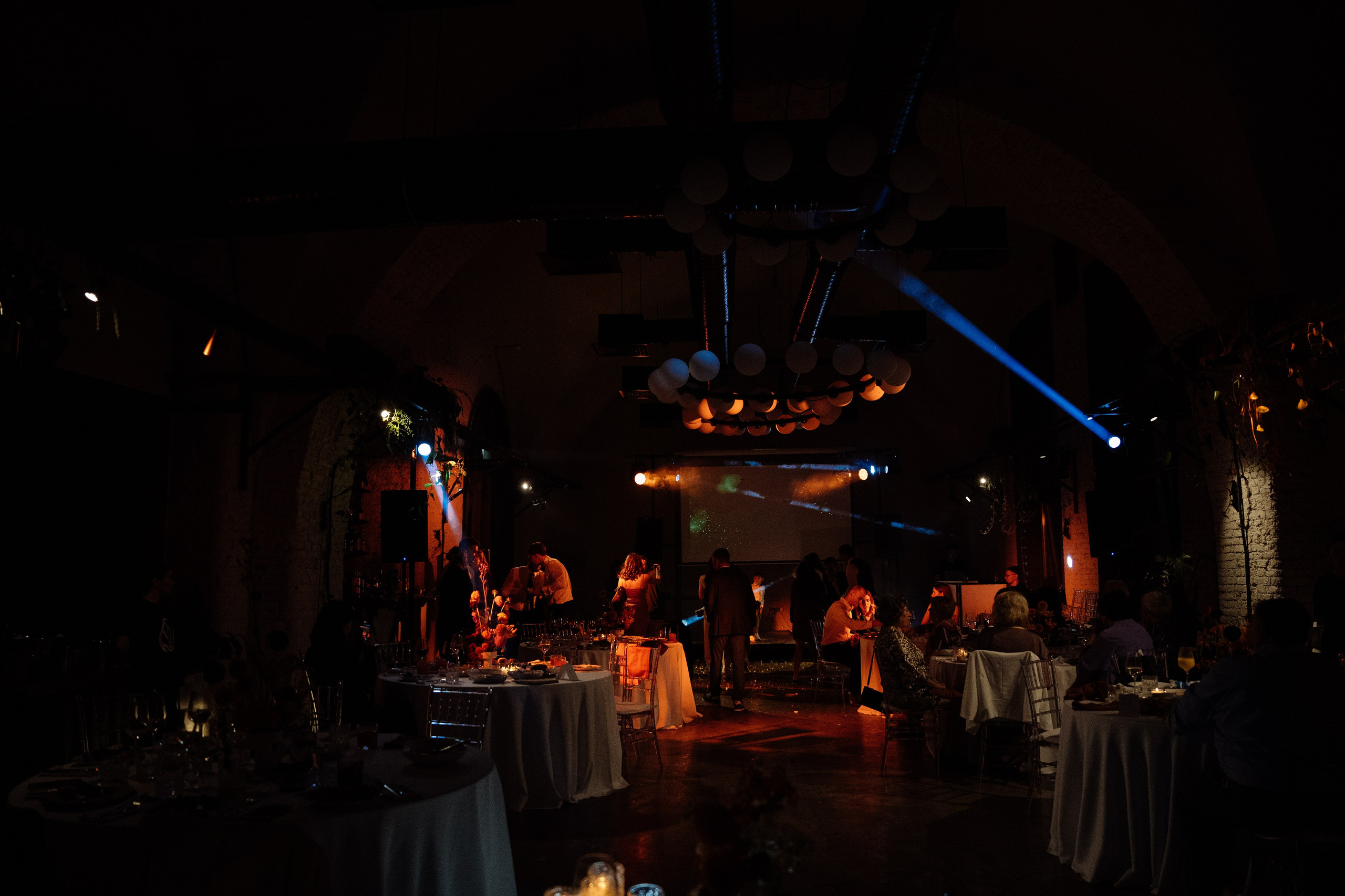 Оранжевая свадьба в гребешках. Свадебный фотограф организатор в Санкт-Петербурге Ассоль Опарина