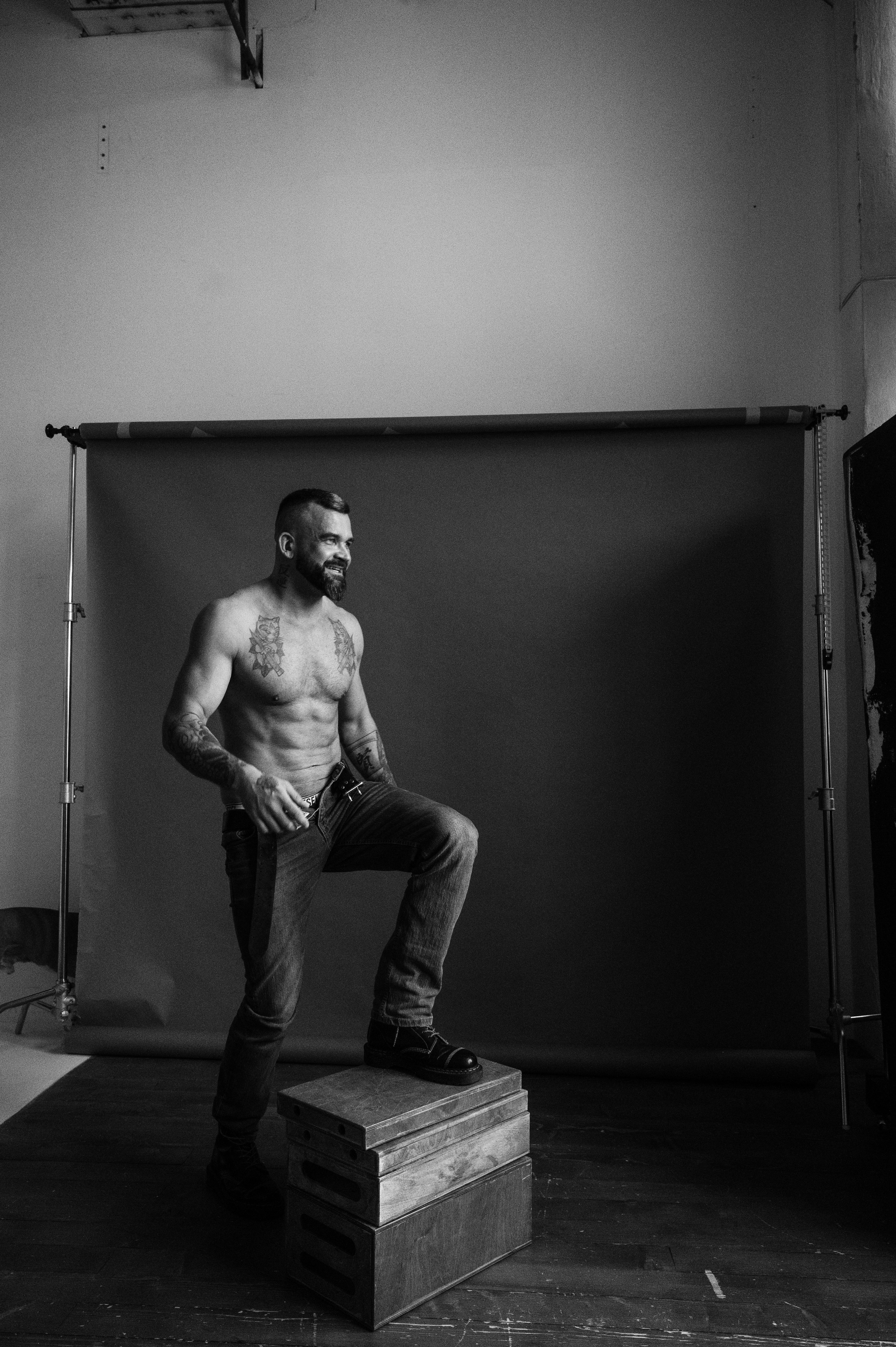 Мужской фотограф. Профессиональный фотограф беременности в СПБ. Стильные фотосессии беременности в стиле минимализм и классическая фотография