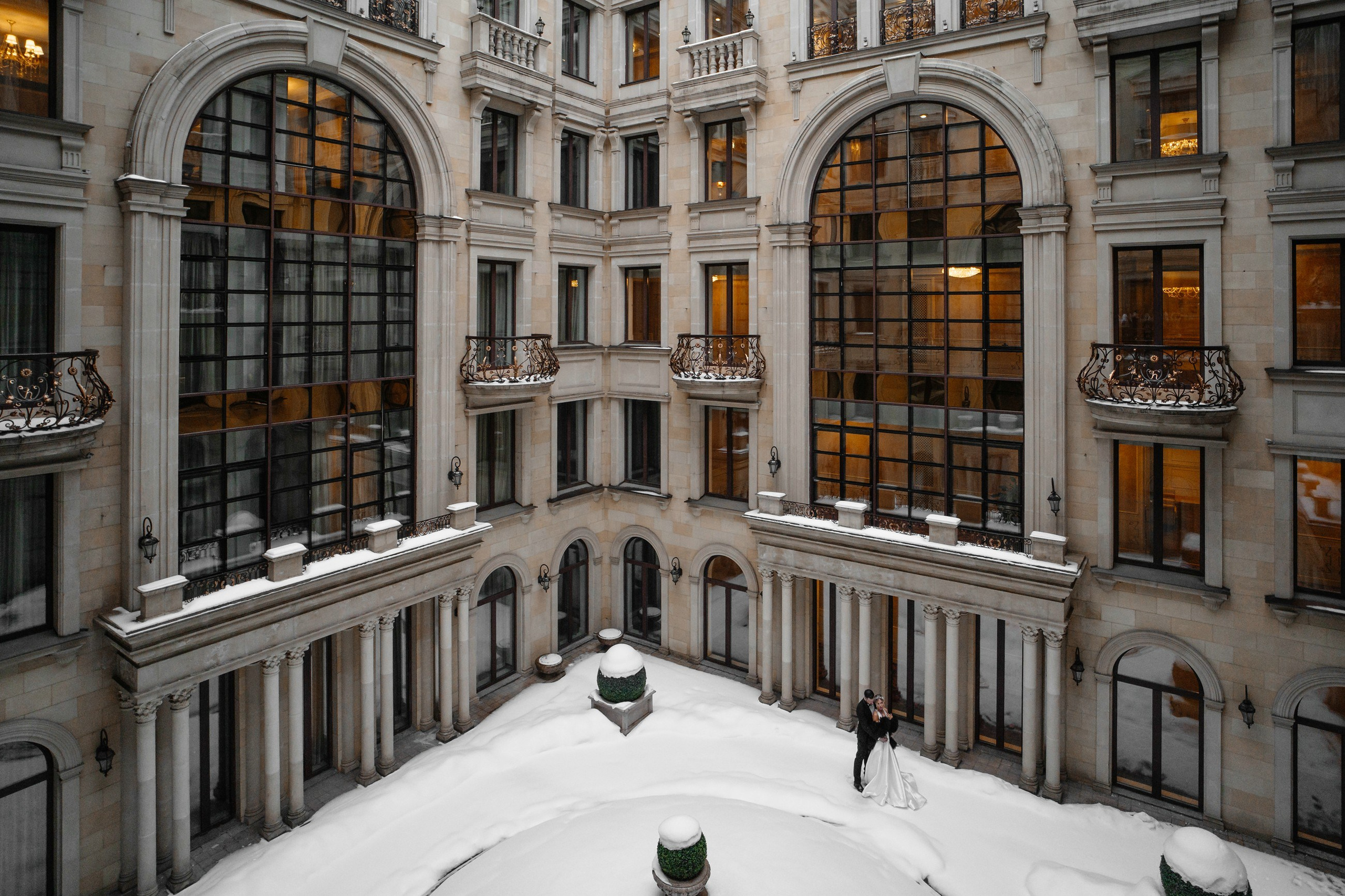 Свадебная фотосессия в отеле St. Regis Москва Никольская. Свадебный и семейный фотограф в Москве Светлана Зоткина