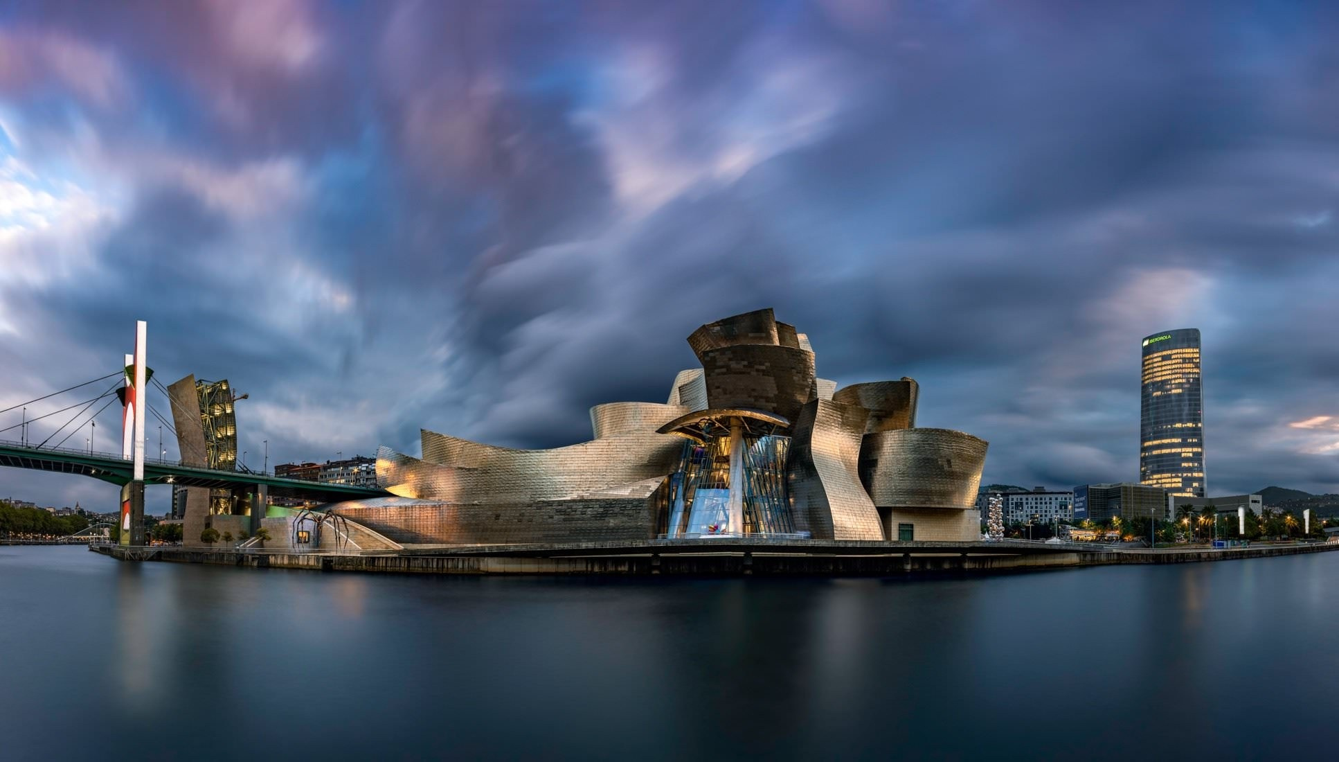 City and architectural portfolio of photographer Vadim Sherbakov. Vadim Sherbakov Portfolio