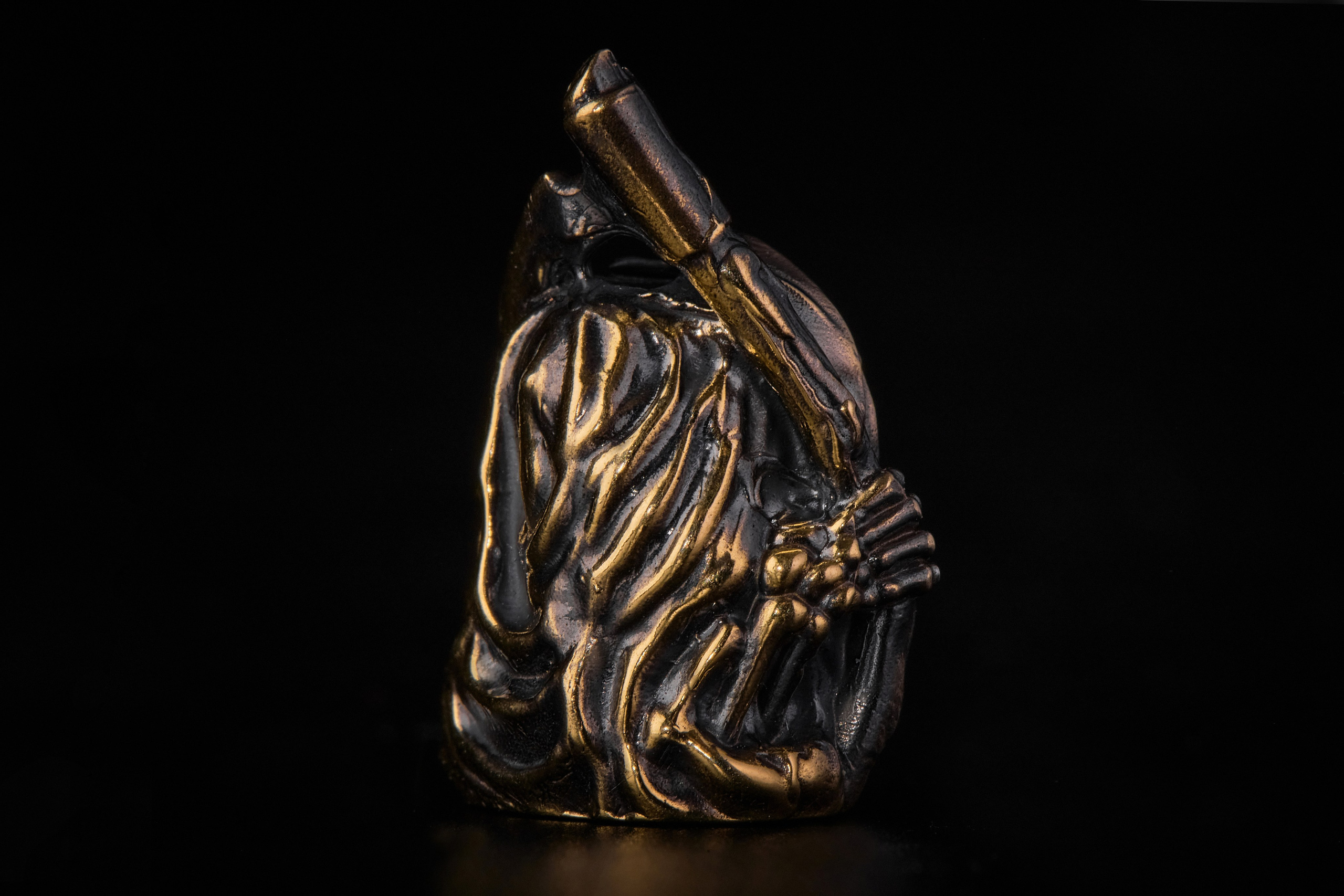 Мужская бижутерия на чёрном фоне. Фотограф Яковлев Роман — Красноярск