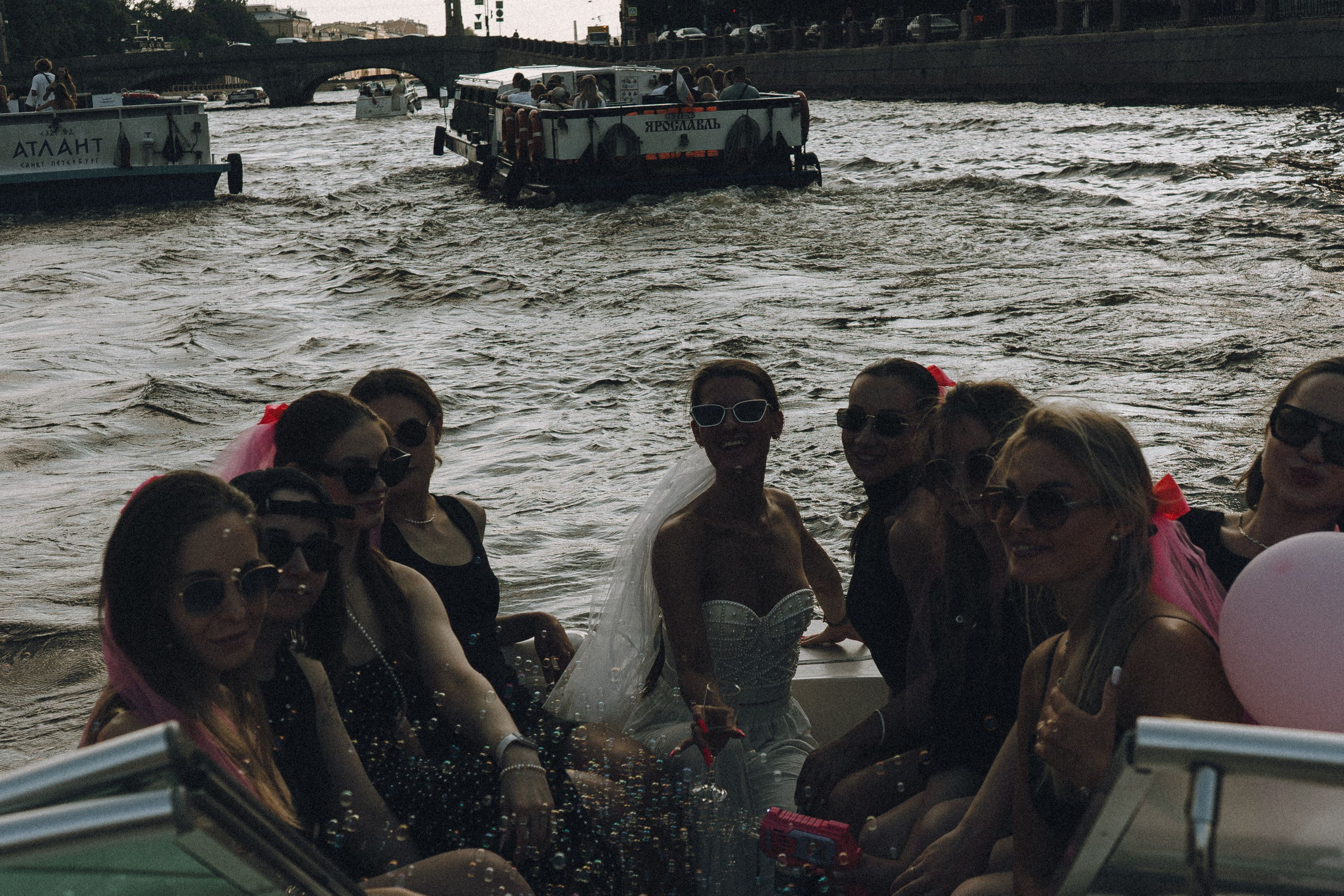 ДЕВИЧНИК НА КАТЕРЕ. Профессиональный фотограф, Санкт-Петербург — Виктория Богомолова