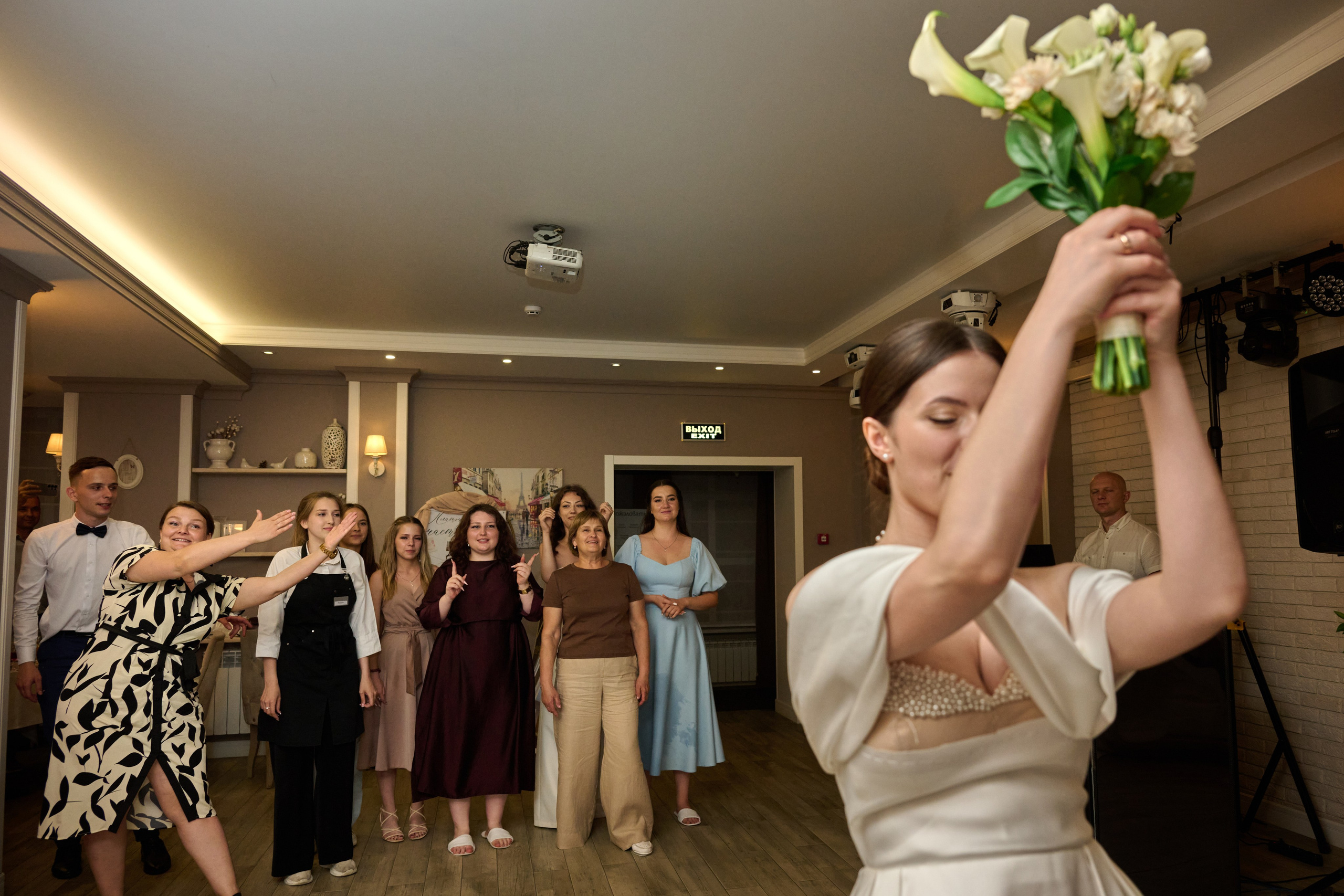 Свадебная фотосессия Никиты и Ангелины в Старом Осколе. Профессиональный фотограф Старый Оскол, Губкин — свадьба, венчание, крещение, юбилей и день рождения