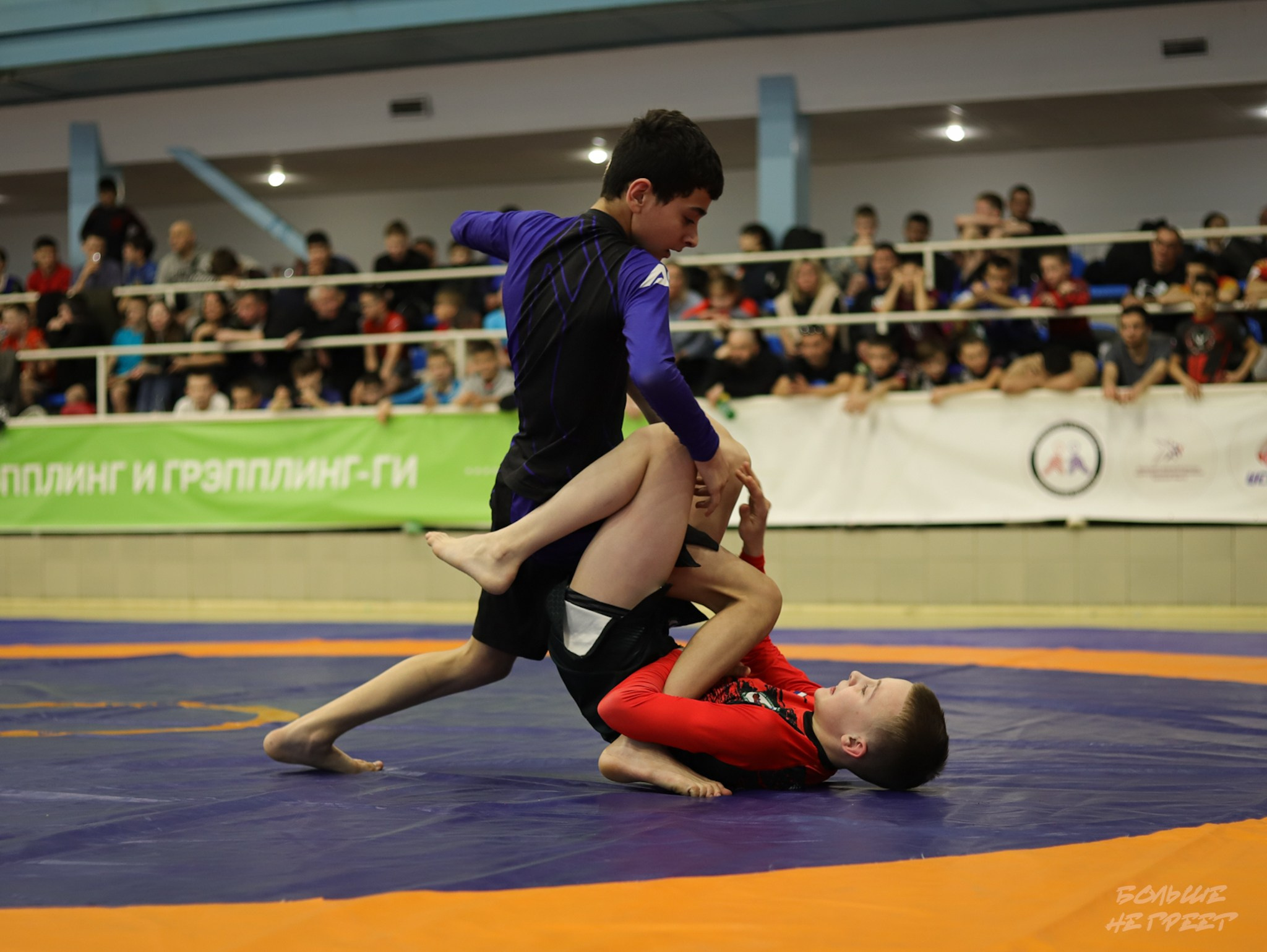 ПЕРВЕНСТВО УРФО ПО СПОРТИВНОЙ БОРЬБЕ ГРЭППЛИНГ И ГРЭППЛИНГ-ГИ. Больше не греет