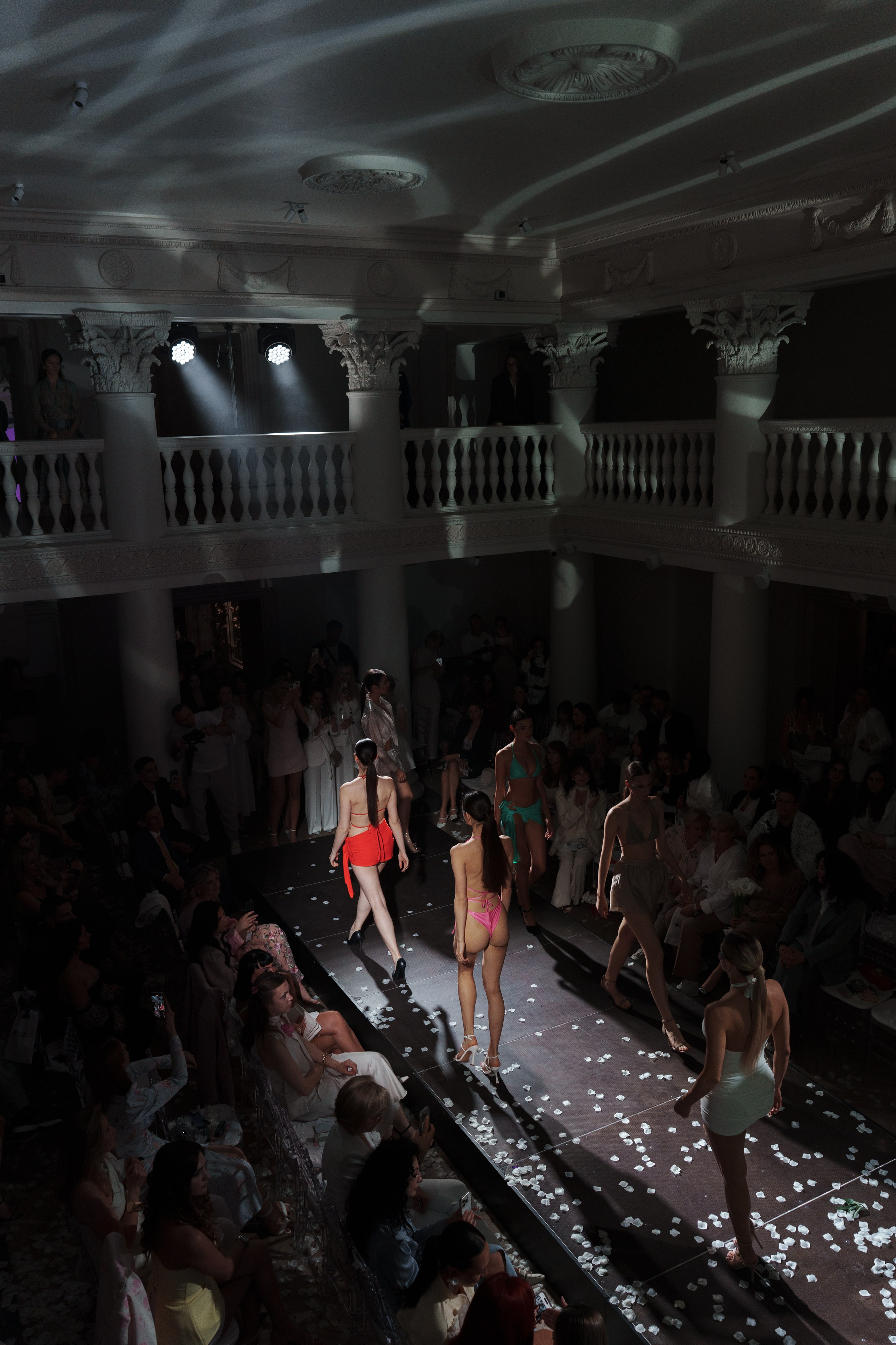 Репортаж |Модный показ Flower Inspiration |. Репортажный фотограф в Калининграде Екатерина Суханова