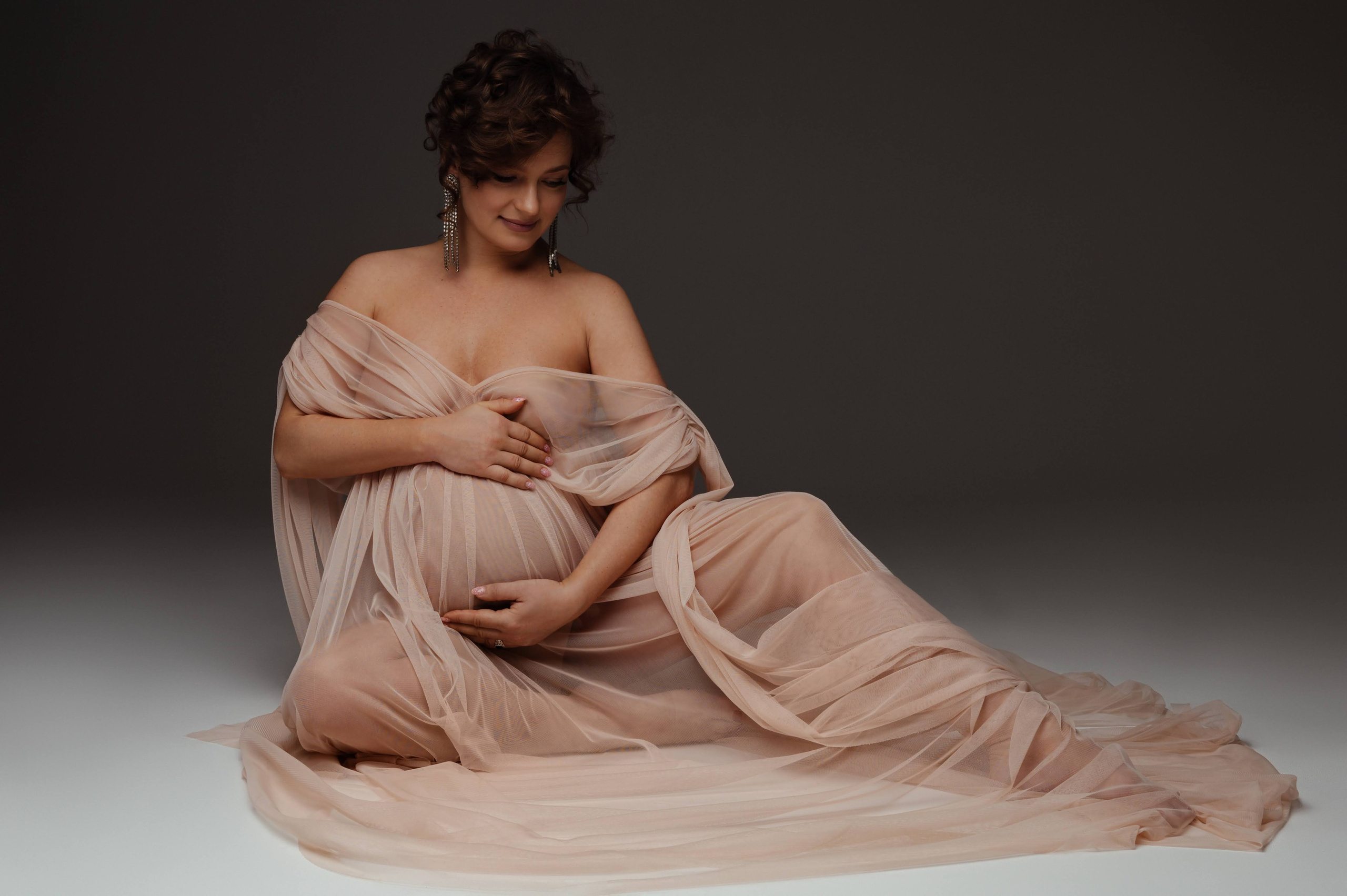 Профессиональный фотограф беременности в СПБ. Стильные фотосессии беременности в стиле минимализм и классическая фотография
