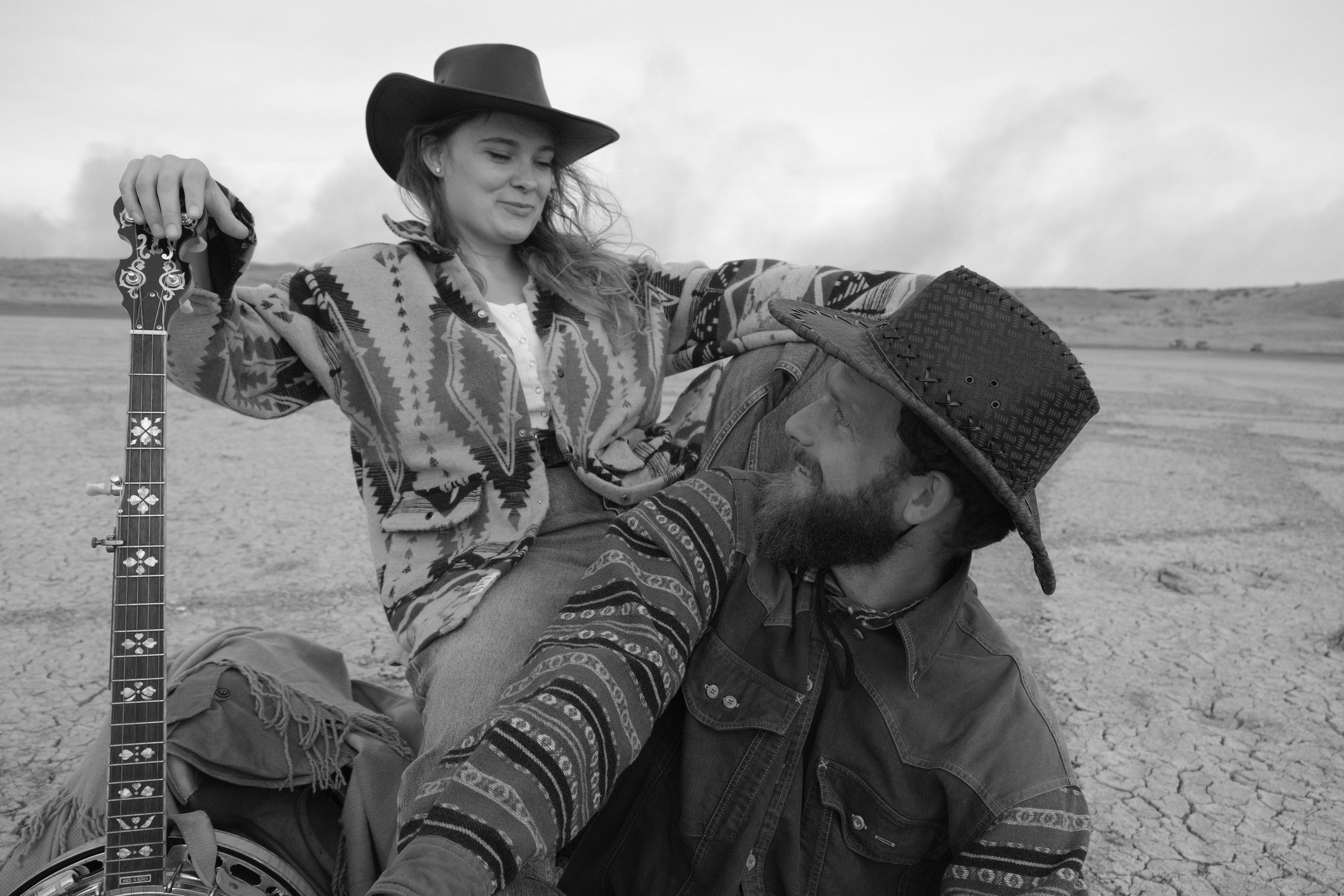 История любви. Дикий запад, ковбойские фильм, лихие ребята, прошлые века, wild west. Профессиональная фотосъемка в Крыму. Натуральные эмоции и живые кадры. Забронируйте дату прямо сейчас!