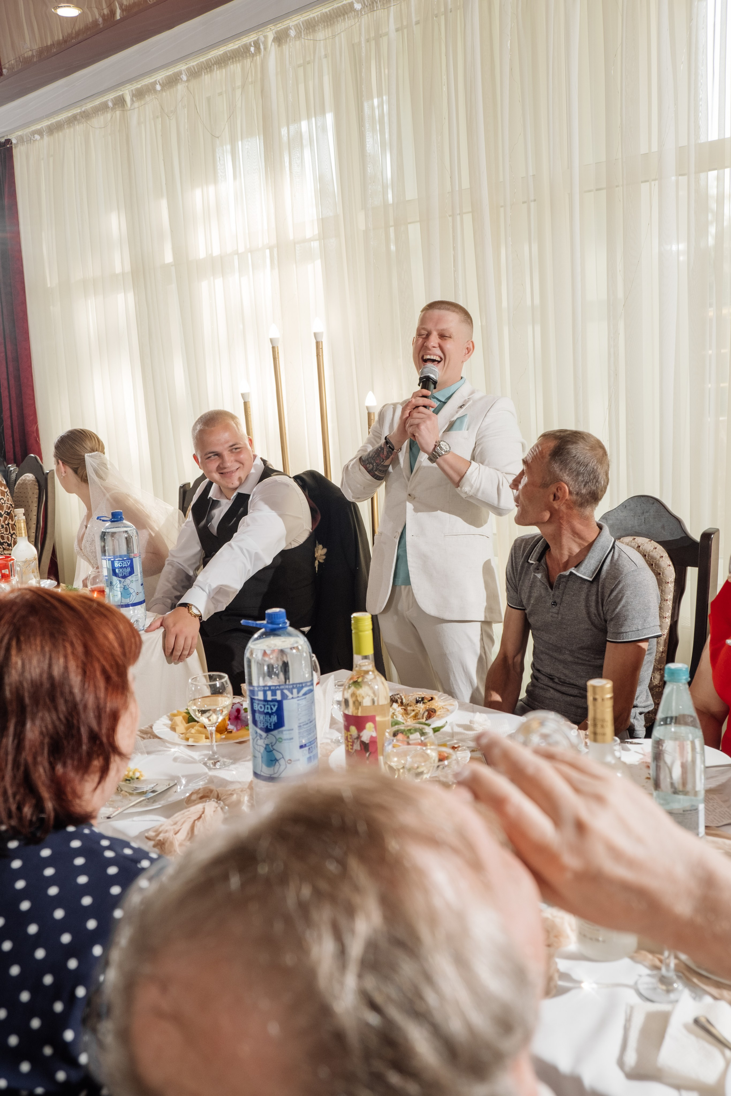 Свадебный ретопртаж. Профессиональная фотосъемка в Крыму. Натуральные эмоции и живые кадры. Забронируйте дату прямо сейчас!