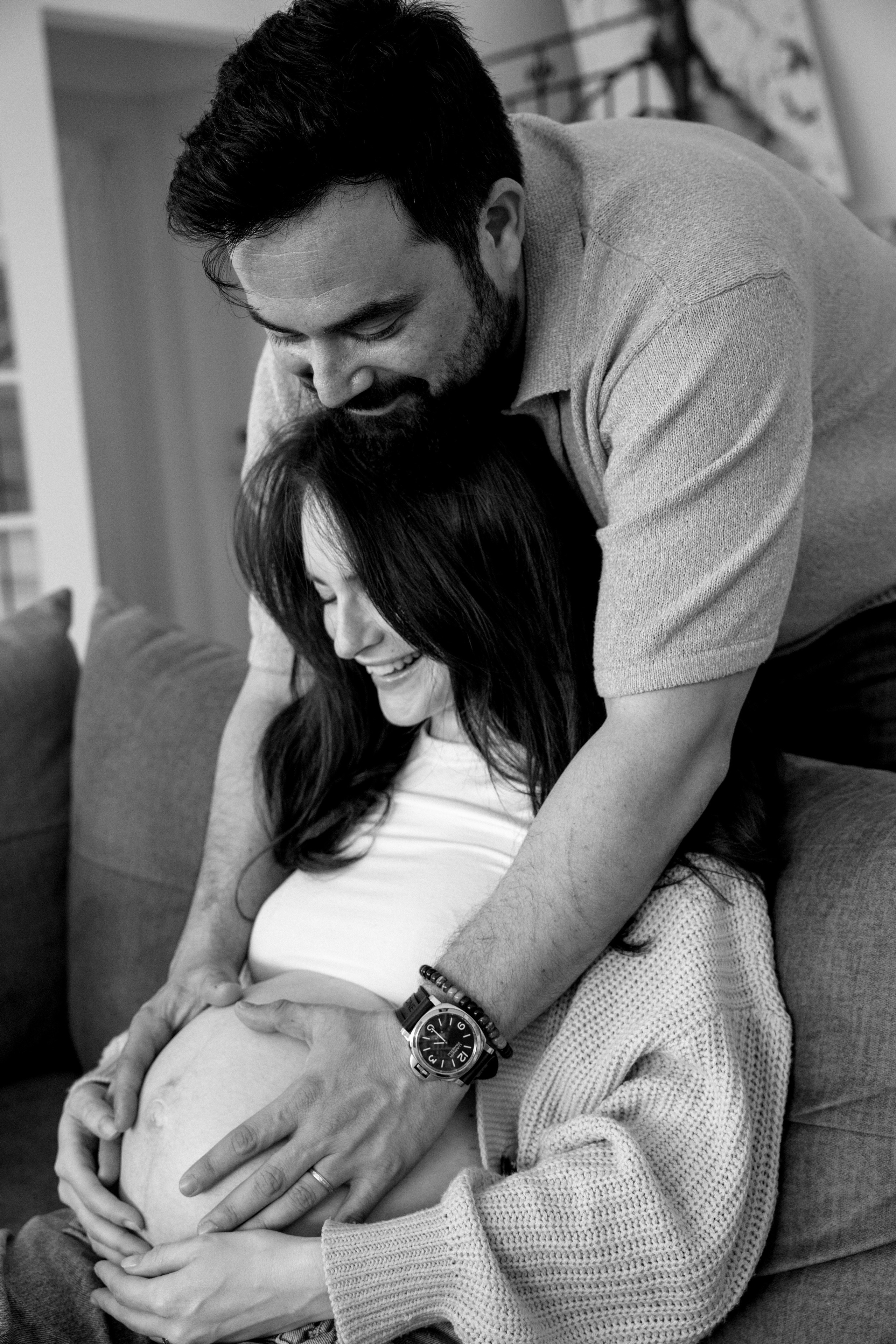 Pregnancy photoshoot (home/park/beach). Главная