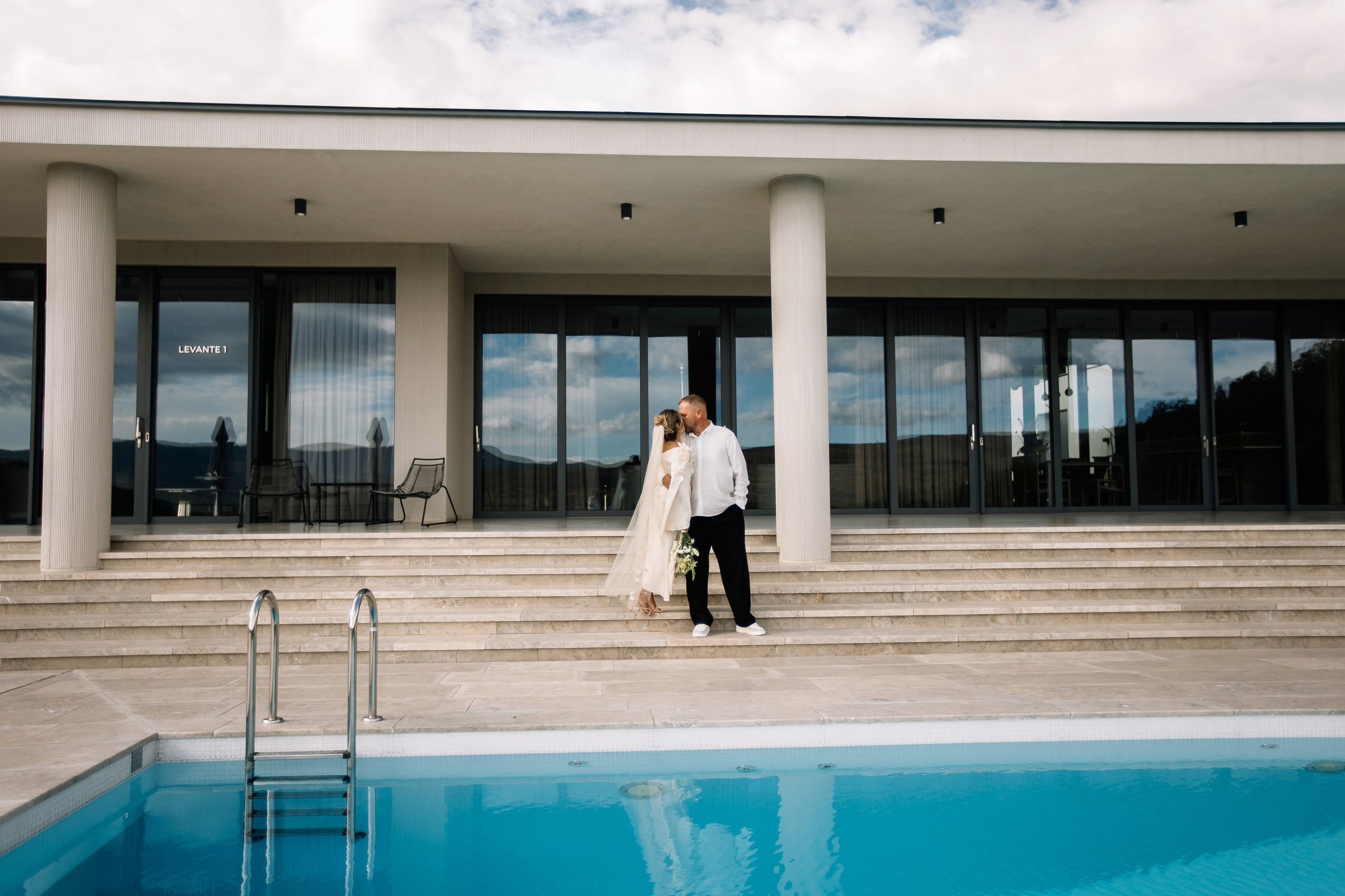 Александр и Гузель. Свадьба для двоих. Винодельня AYA. Фотограф Анна Лейман. Севастополь