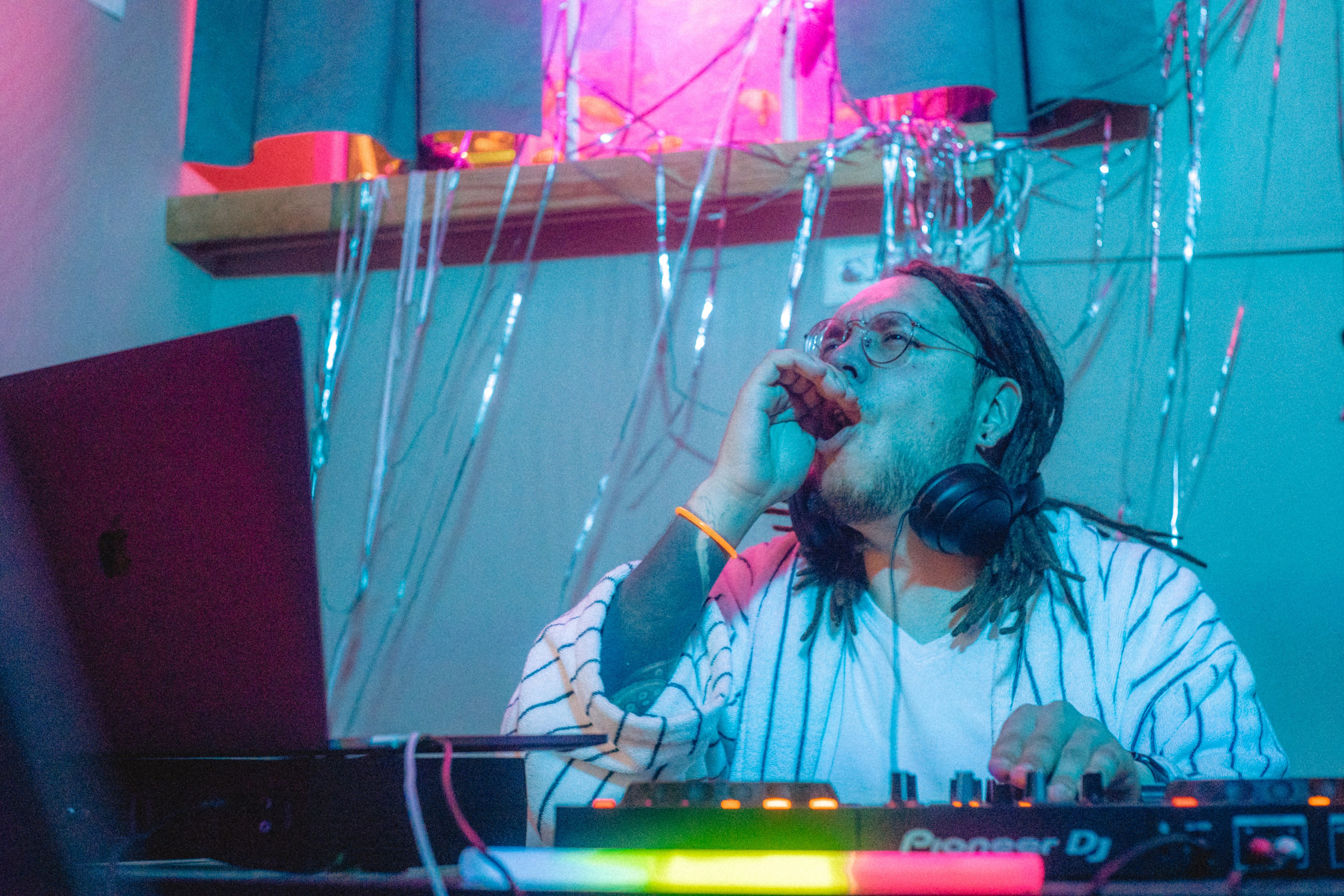 Inchkachka. Pijamas Party. Игорь Гичка. Портрет с любовью