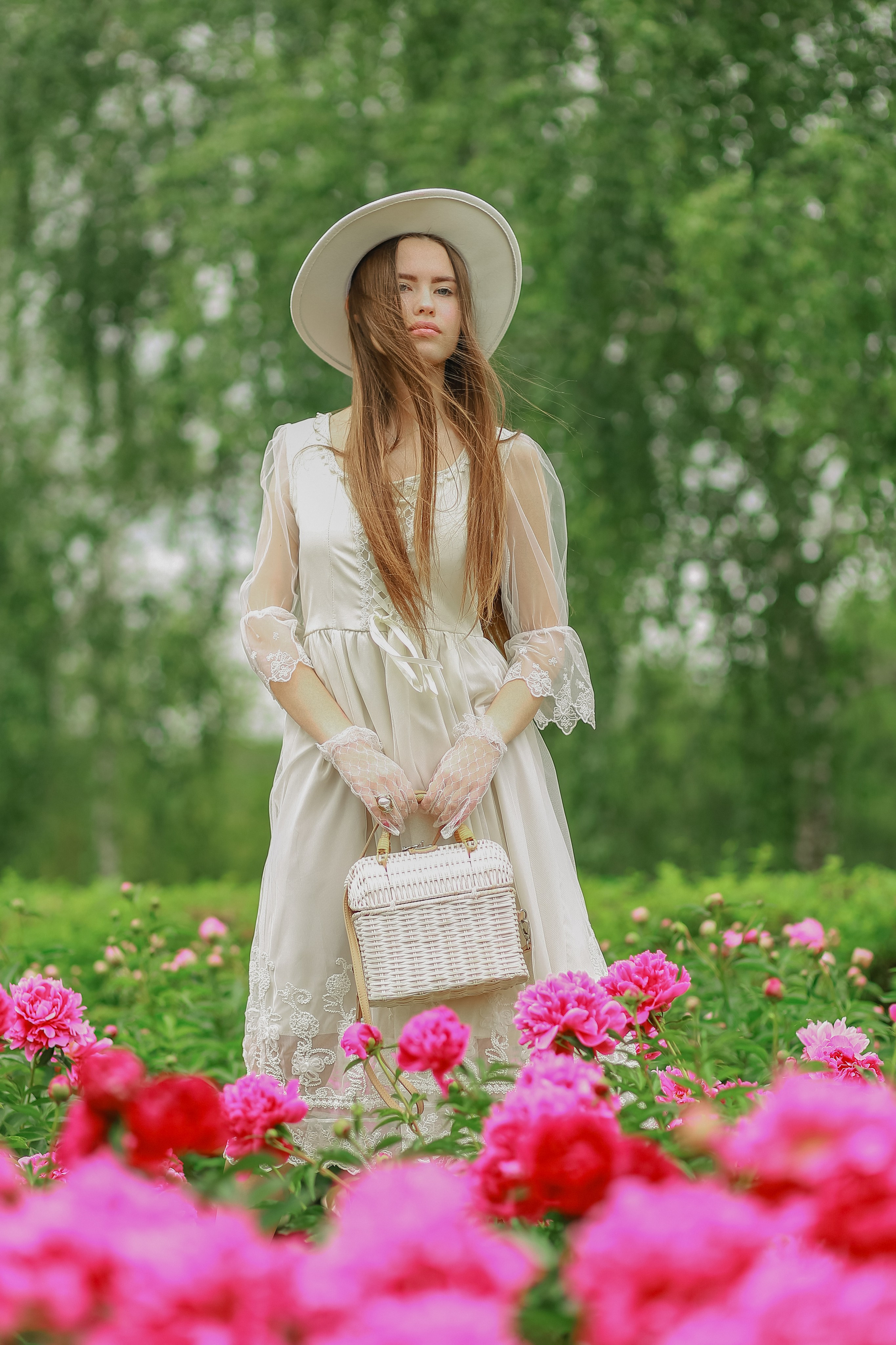 Фотосессия с пионами. Иванова Ирина Свадебный и семейный фотограф г. Уфа