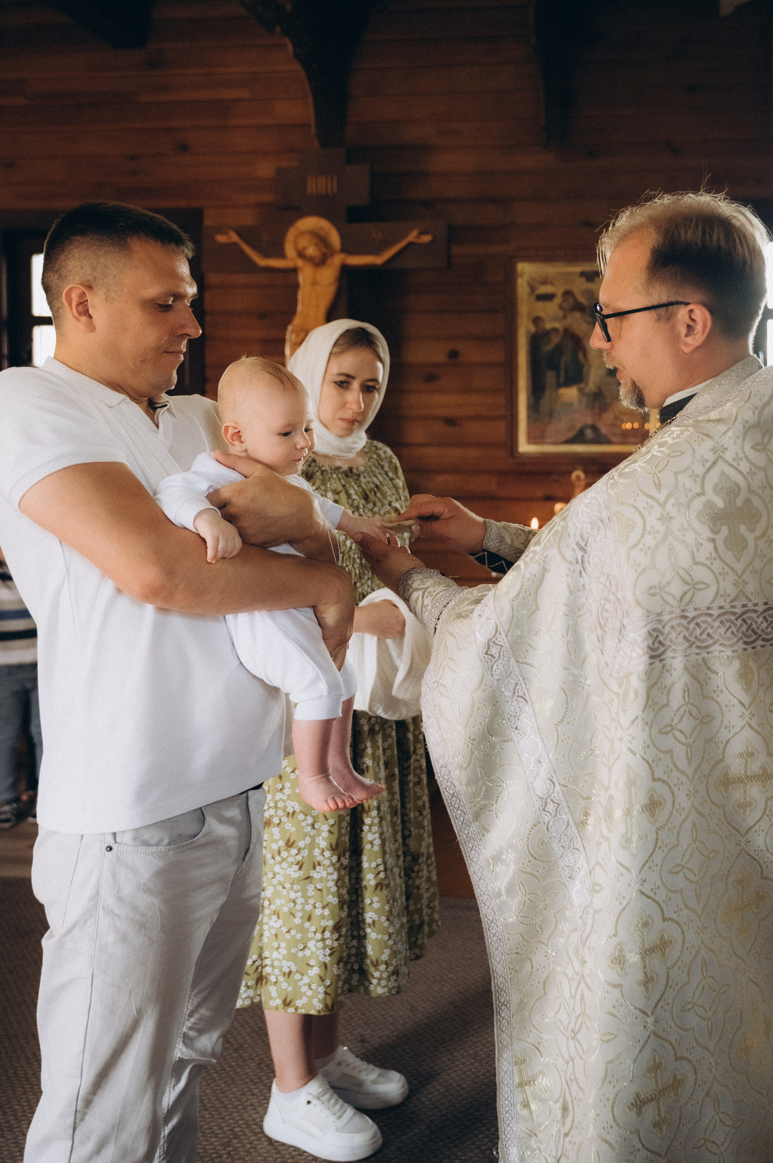 Крещение Марка (ХРАМ СВЯТИТЕЛЯ НИКОЛАЯ ЯПОНСКОГО). Семейный фотограф в Минске Дарья Дреко