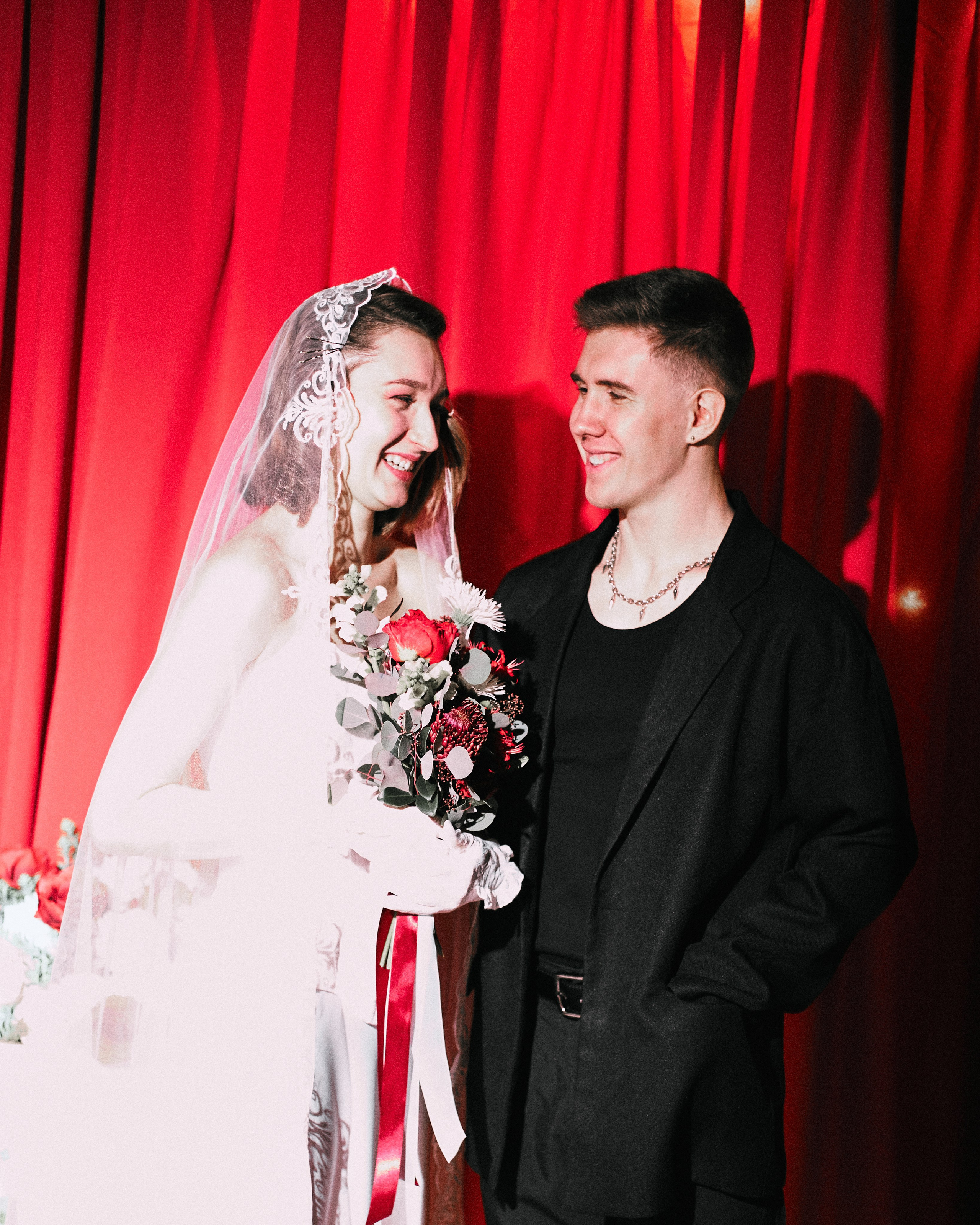 Свадьба Maxim and Julia. Фэшн-фотография и портреты в Владивостоке. Превращаю съёмку в повествование — создаю образы с сюжетом, которые остаются в памяти