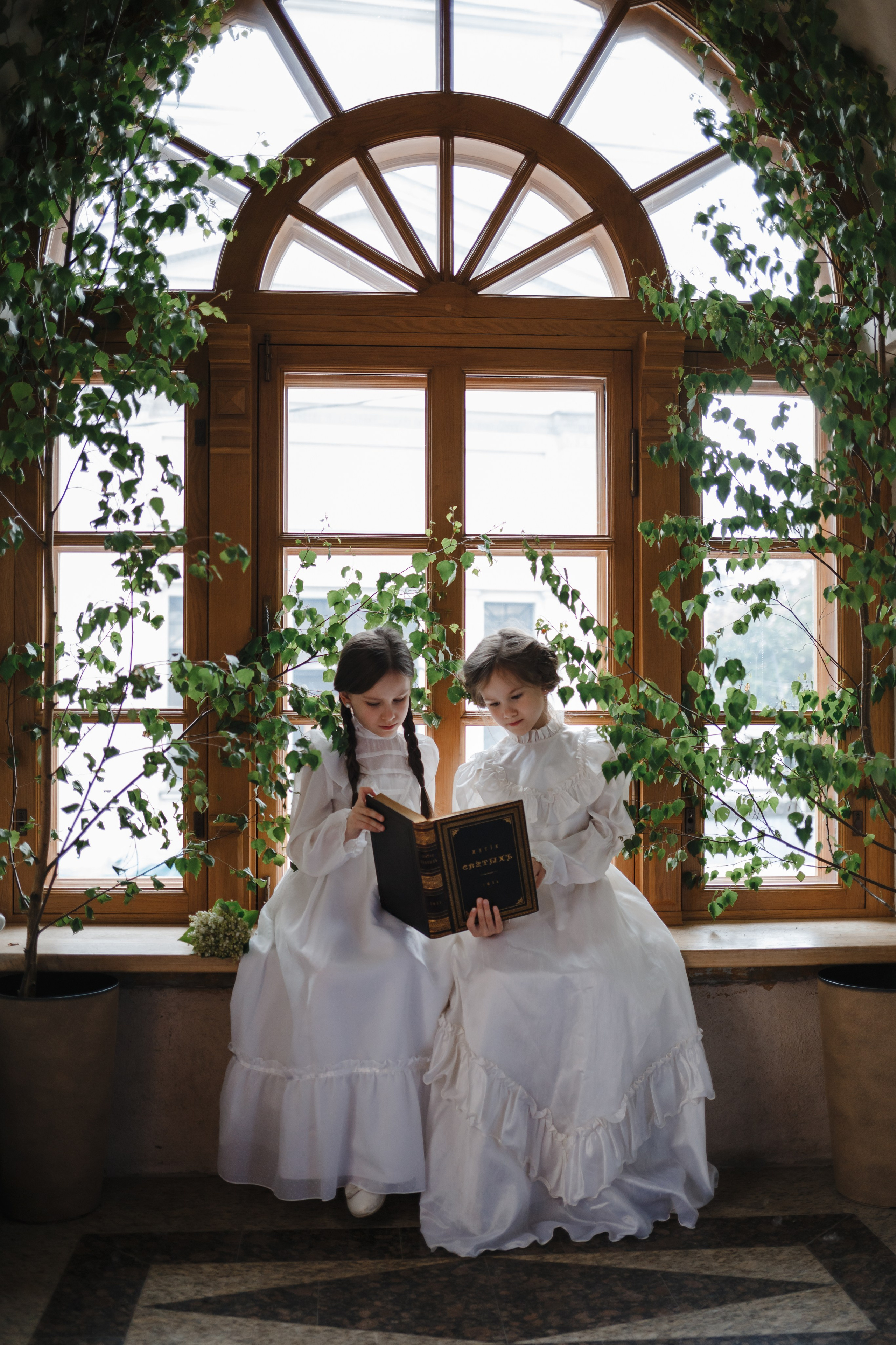 Съемка в Церкви священномученика Антипы на Колымажном дворе. Семейный фотограф Николаева Ольга