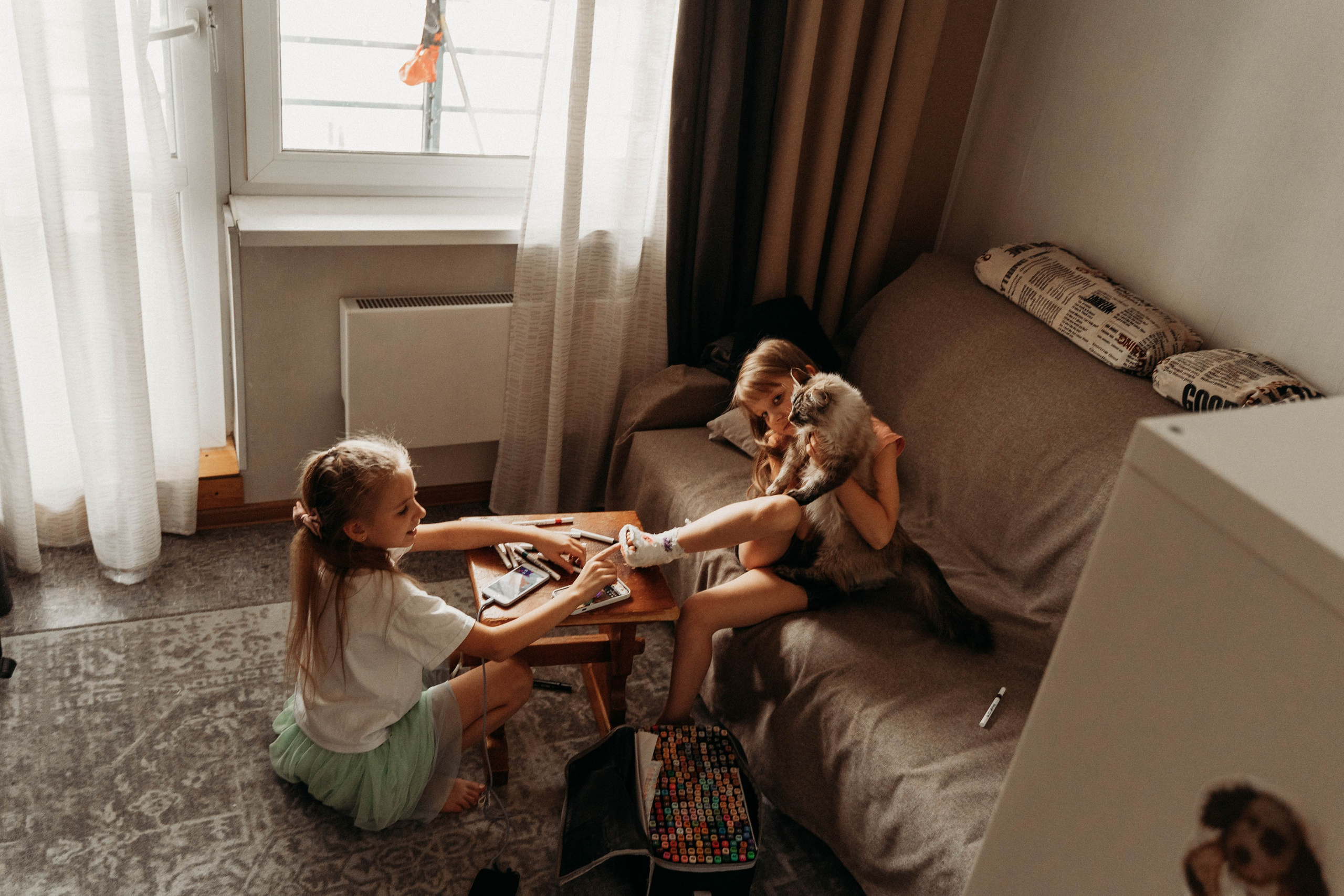 Устя и гипс. Семейный фотограф в Москве Алёна Шестунова