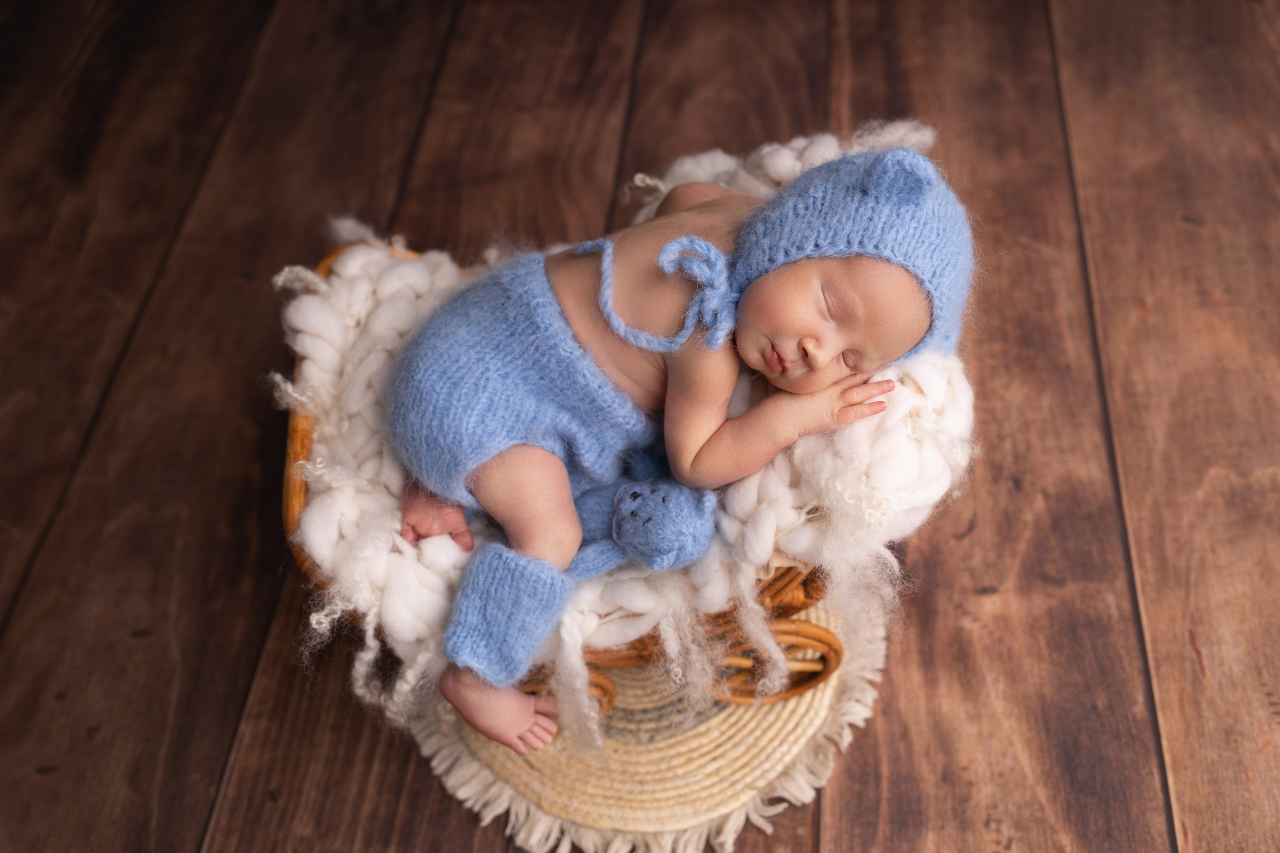 Классическая фотосессия малыша. Фотограф новорожденных малышей в Омске и Омской области Эльвира Камаева